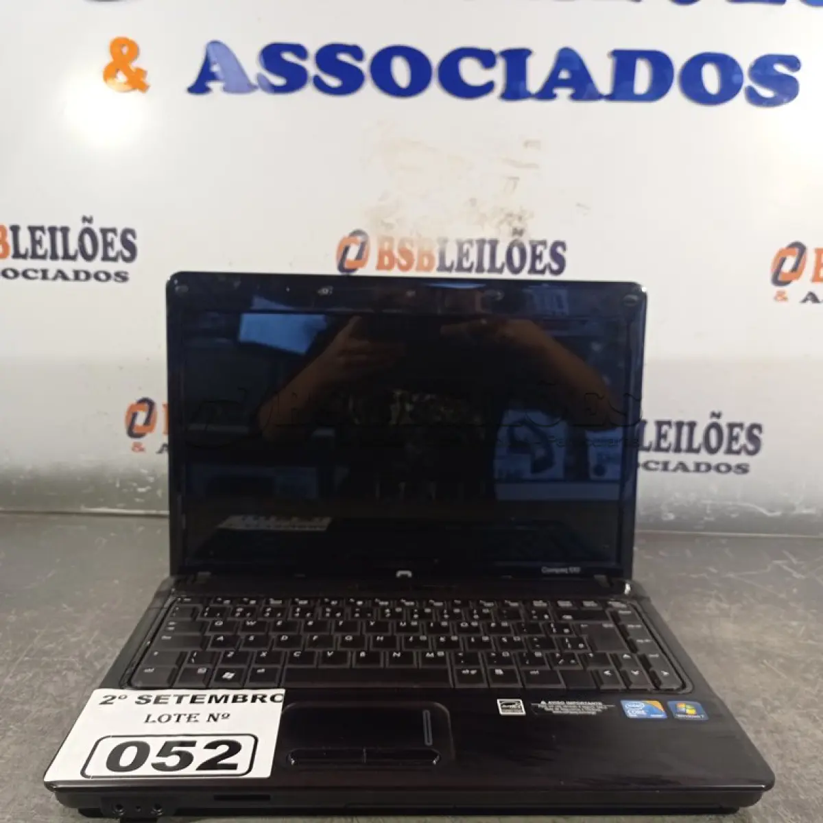 LOTE 052 - 01 NOTEBOOK MARCA COMPAC 510. (NO ESTADO) ATENÇÃO! FAZER A VISITAÇÃO ANTES DE ARREMATAR, NÃO SABEMOS SE FUNCIONA. LEILÃO NÃO TEM GARANTIA E NEM DEVOLUÇÃO, SUJEITO A POSSÍVEIS AVARIAS VISÍVEIS/OCULTAS E/OU AUSÊNCIA DE COMPONENTES.