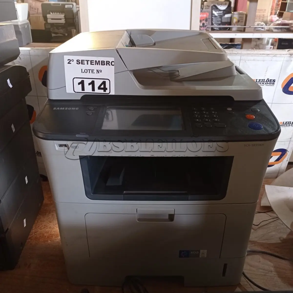 LOTE 114 - 01 IMPRESSORA MULTIFUNCIONAL MARCA SAMSUNG MODELO SCX-5835NX. (NO ESTADO) ATENÇÃO! FAZER A VISITAÇÃO ANTES DE ARREMATAR, NÃO SABEMOS SE FUNCIONA. LEILÃO NÃO TEM GARANTIA E NEM DEVOLUÇÃO, SUJEITO A POSSÍVEIS AVARIAS VISÍVEIS/OCULTAS E/OU AUSÊNCIA DE COMPONENTES.