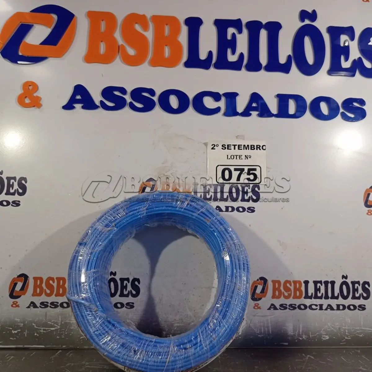 LOTE 075 - 01 ROLO DE CABO FLEXÍVEL 100M 1X4MM NA COR AZUL(NOVO). (NO ESTADO) ATENÇÃO! FAZER A VISITAÇÃO ANTES DE ARREMATAR, NÃO SABEMOS SE FUNCIONA. LEILÃO NÃO TEM GARANTIA E NEM DEVOLUÇÃO, SUJEITO A POSSÍVEIS AVARIAS VISÍVEIS/OCULTAS E/OU AUSÊNCIA DE COMPONENTES.