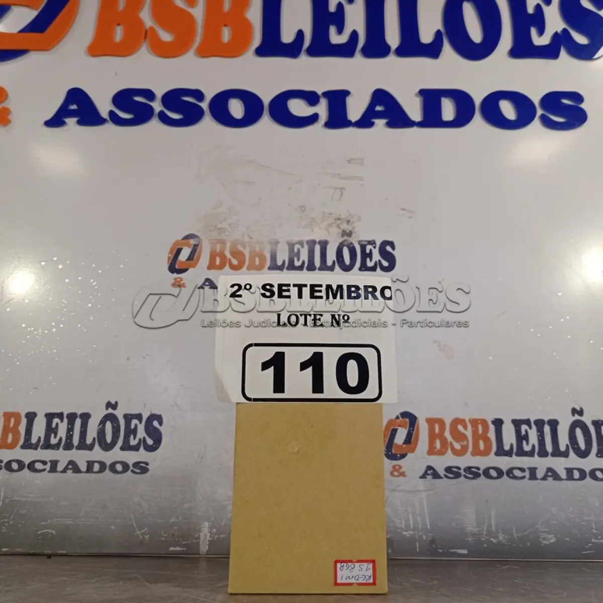 LOTE 110 - 01 CELULAR REDMI. (NO ESTADO) ATENÇÃO! FAZER A VISITAÇÃO ANTES DE ARREMATAR, NÃO SABEMOS SE FUNCIONA. LEILÃO NÃO TEM GARANTIA E NEM DEVOLUÇÃO, SUJEITO A POSSÍVEIS AVARIAS VISÍVEIS/OCULTAS E/OU AUSÊNCIA DE COMPONENTES.