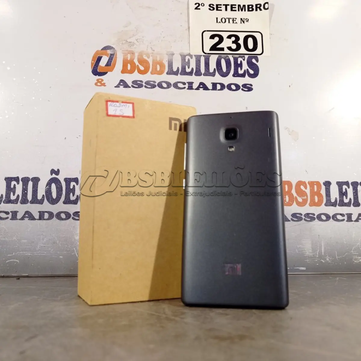 LOTE 230 - 01 CELULAR REDMI. (NO ESTADO) ATENÇÃO! FAZER A VISITAÇÃO ANTES DE ARREMATAR, NÃO SABEMOS SE FUNCIONA. LEILÃO NÃO TEM GARANTIA E NEM DEVOLUÇÃO, SUJEITO A POSSÍVEIS AVARIAS VISÍVEIS/OCULTAS E/OU AUSÊNCIA DE COMPONENTES.