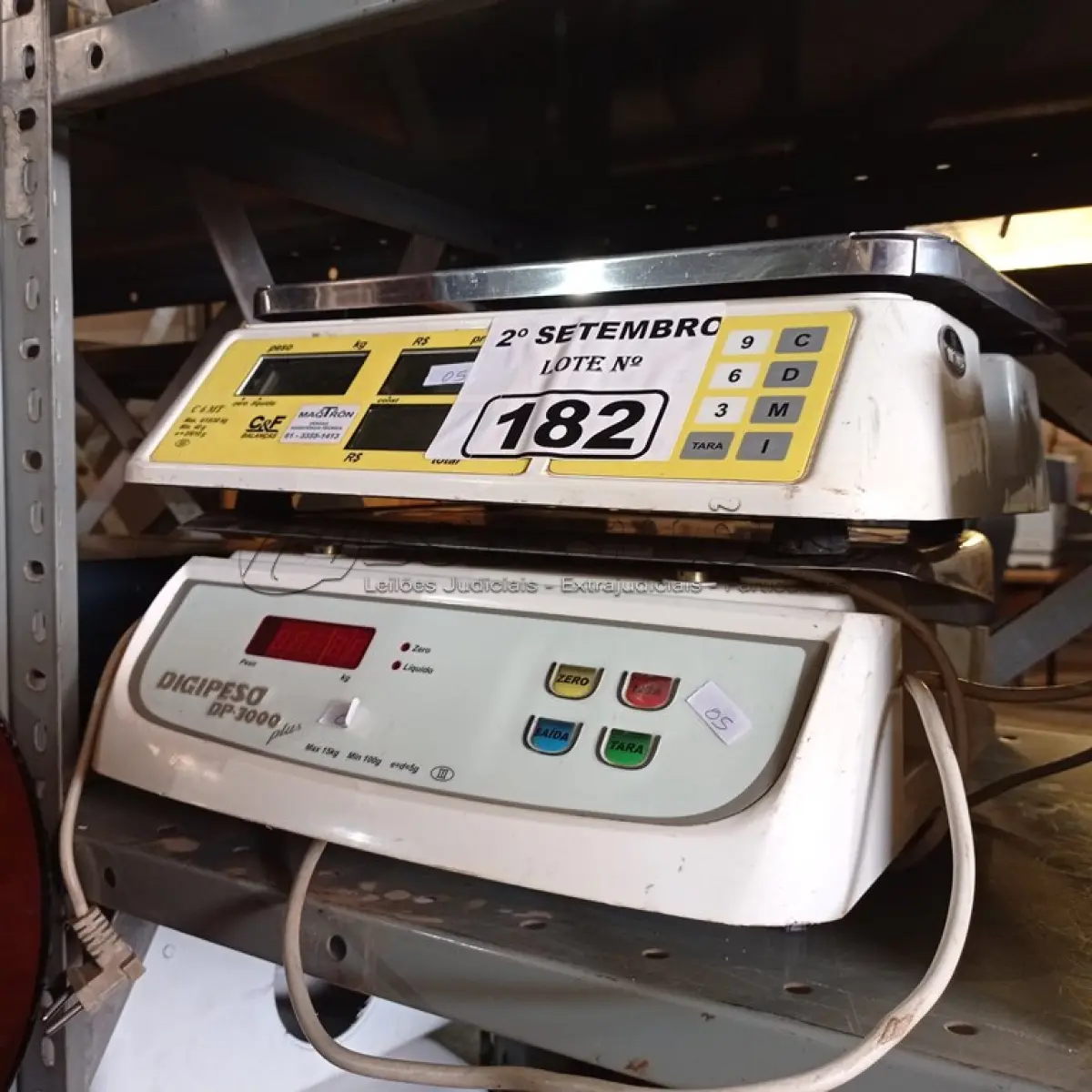 LOTE 182 - 02 BALANÇAS MARCAS E MODELOS DIVERSOS. (NO ESTADO) ATENÇÃO! FAZER A VISITAÇÃO ANTES DE ARREMATAR, NÃO SABEMOS SE FUNCIONA. LEILÃO NÃO TEM GARANTIA E NEM DEVOLUÇÃO, SUJEITO A POSSÍVEIS AVARIAS VISÍVEIS/OCULTAS E/OU AUSÊNCIA DE COMPONENTES.