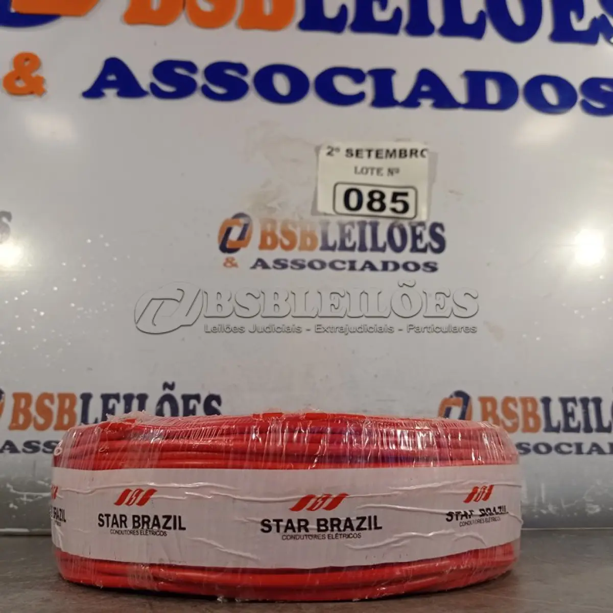LOTE 085 - 01 ROLO DE CABO FLEXÍVEL 100M 1X4MM NA COR VERMELHA(NOVO). (NO ESTADO) ATENÇÃO! FAZER A VISITAÇÃO ANTES DE ARREMATAR, NÃO SABEMOS SE FUNCIONA. LEILÃO NÃO TEM GARANTIA E NEM DEVOLUÇÃO, SUJEITO A POSSÍVEIS AVARIAS VISÍVEIS/OCULTAS E/OU AUSÊNCIA DE COMPONENTES.