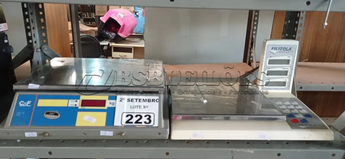 LOTE 223 - 02 BALANÇAS MARCAS E MODELOS DIVERSOS. (NO ESTADO) ATENÇÃO! FAZER A VISITAÇÃO ANTES DE ARREMATAR, NÃO SABEMOS SE FUNCIONA. LEILÃO NÃO TEM GARANTIA E NEM DEVOLUÇÃO, SUJEITO A POSSÍVEIS AVARIAS VISÍVEIS/OCULTAS E/OU AUSÊNCIA DE COMPONENTES.