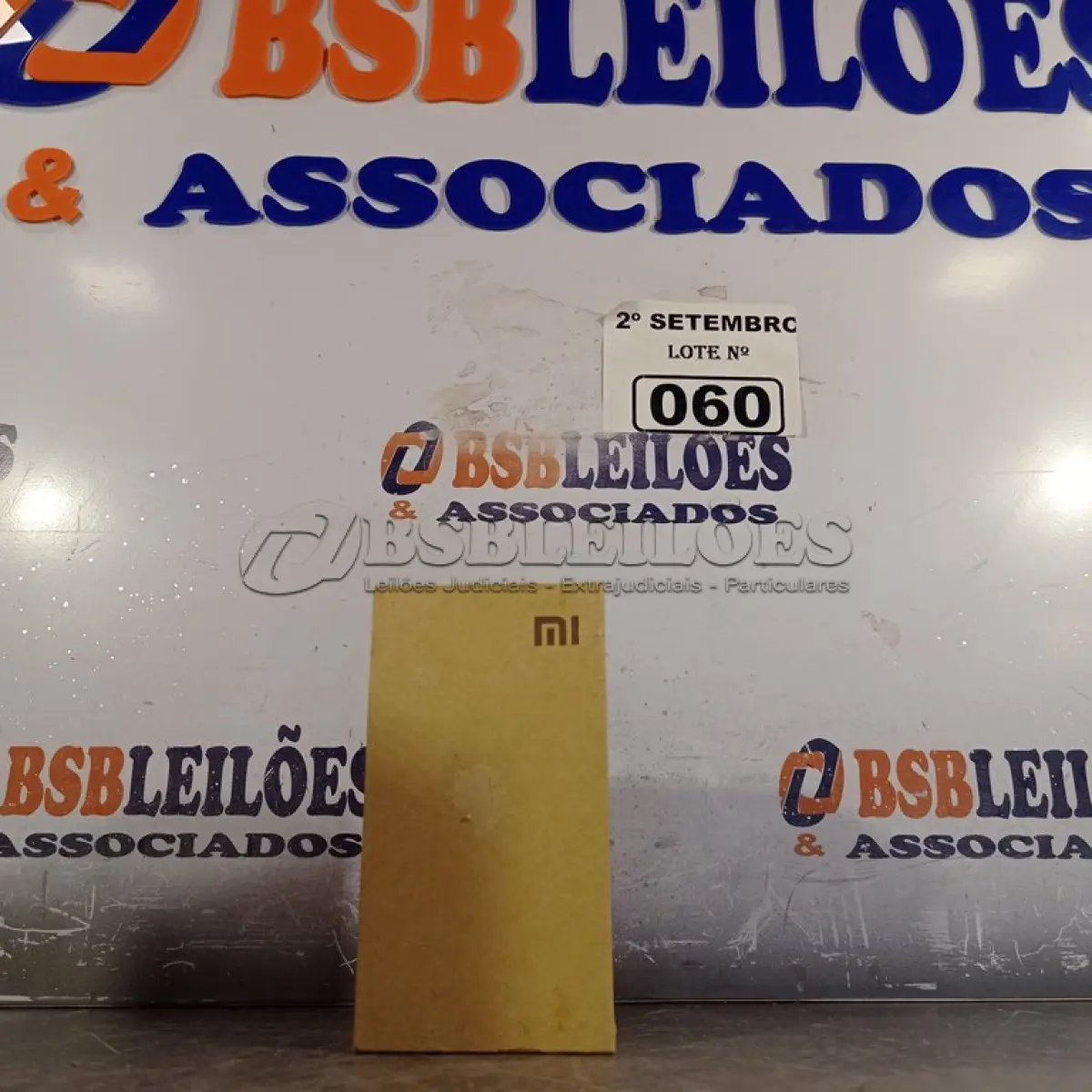 LOTE 060 - 01 CELULAR REDMI. (NO ESTADO) ATENÇÃO! FAZER A VISITAÇÃO ANTES DE ARREMATAR, NÃO SABEMOS SE FUNCIONA. LEILÃO NÃO TEM GARANTIA E NEM DEVOLUÇÃO, SUJEITO A POSSÍVEIS AVARIAS VISÍVEIS/OCULTAS E/OU AUSÊNCIA DE COMPONENTES.
