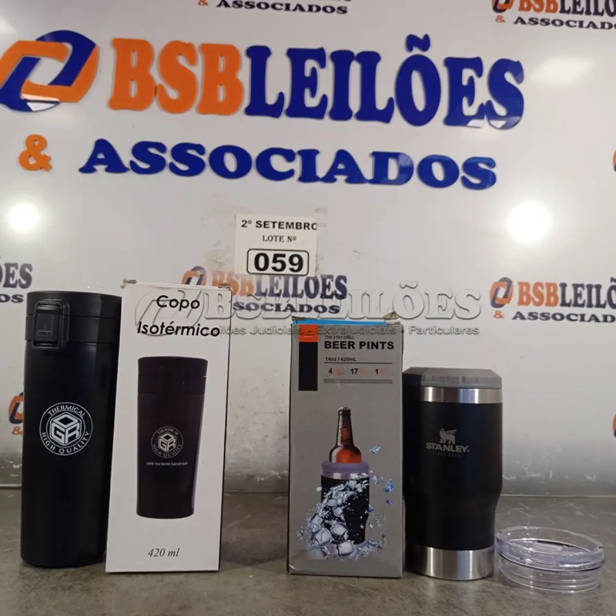 LOTE 059 - 01 COPO ISOTÉRMICO E 01 COPO DE CERVEJA. (NO ESTADO) ATENÇÃO! FAZER A VISITAÇÃO ANTES DE ARREMATAR, NÃO SABEMOS SE FUNCIONA. LEILÃO NÃO TEM GARANTIA E NEM DEVOLUÇÃO, SUJEITO A POSSÍVEIS AVARIAS VISÍVEIS/OCULTAS E/OU AUSÊNCIA DE COMPONENTES.
