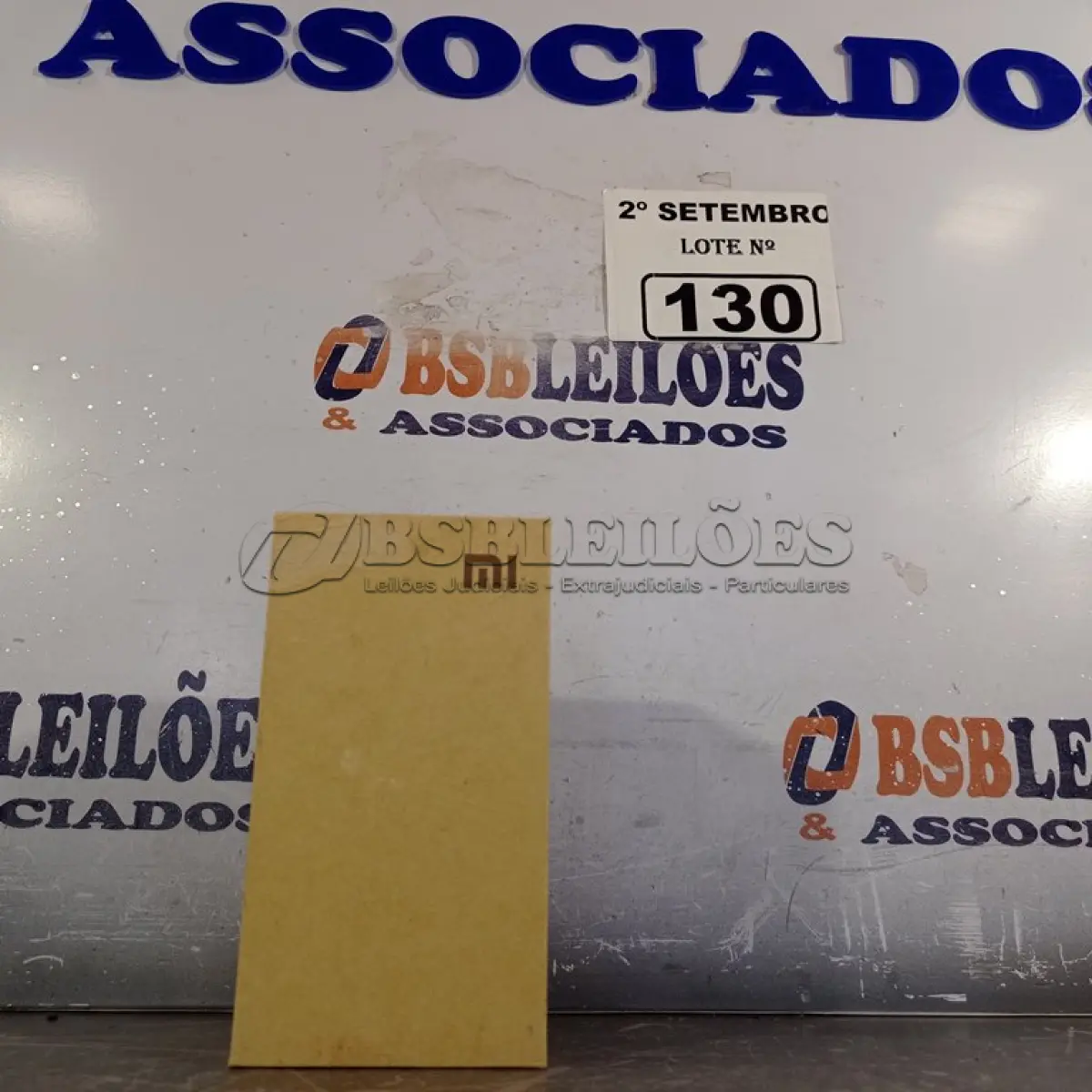 LOTE 130 - 01 CELULAR REDMI. (NO ESTADO) ATENÇÃO! FAZER A VISITAÇÃO ANTES DE ARREMATAR, NÃO SABEMOS SE FUNCIONA. LEILÃO NÃO TEM GARANTIA E NEM DEVOLUÇÃO, SUJEITO A POSSÍVEIS AVARIAS VISÍVEIS/OCULTAS E/OU AUSÊNCIA DE COMPONENTES.
