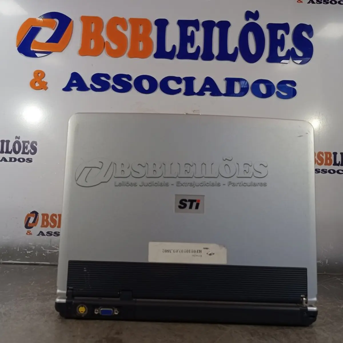 LOTE 004 - 01 NOTEBOOK MARCA SEMP TOSHIBA. (NO ESTADO) ATENÇÃO! FAZER A VISITAÇÃO ANTES DE ARREMATAR, NÃO SABEMOS SE FUNCIONA. LEILÃO NÃO TEM GARANTIA E NEM DEVOLUÇÃO, SUJEITO A POSSÍVEIS AVARIAS VISÍVEIS/OCULTAS E/OU AUSÊNCIA DE COMPONENTES.