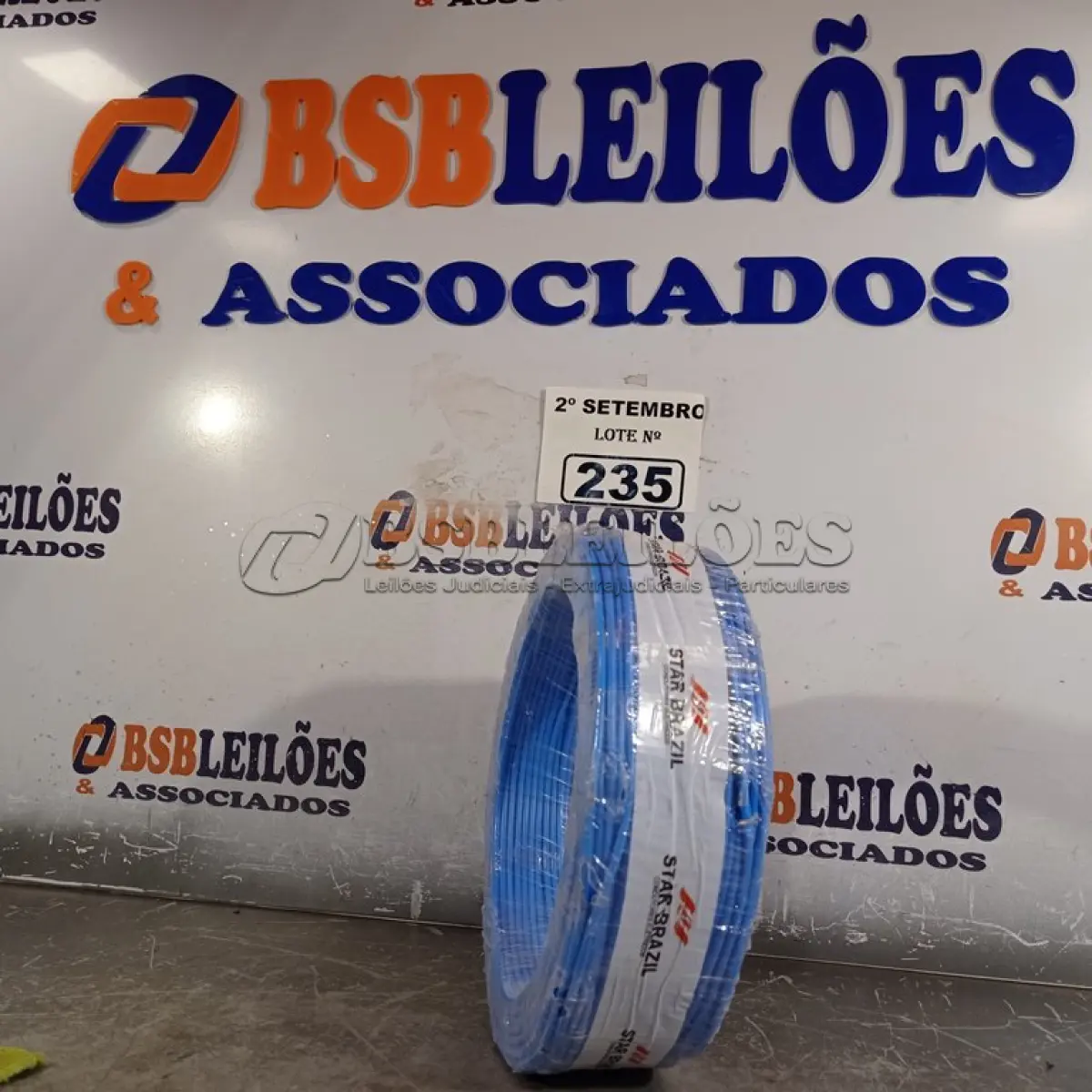 LOTE 235 - 01 ROLO DE CABO FLEXÍVEL 100M 1X2,5MM NA COR AZUL(NOVO). (NO ESTADO) ATENÇÃO! FAZER A VISITAÇÃO ANTES DE ARREMATAR, NÃO SABEMOS SE FUNCIONA. LEILÃO NÃO TEM GARANTIA E NEM DEVOLUÇÃO, SUJEITO A POSSÍVEIS AVARIAS VISÍVEIS/OCULTAS E/OU AUSÊNCIA DE COMPONENTES.