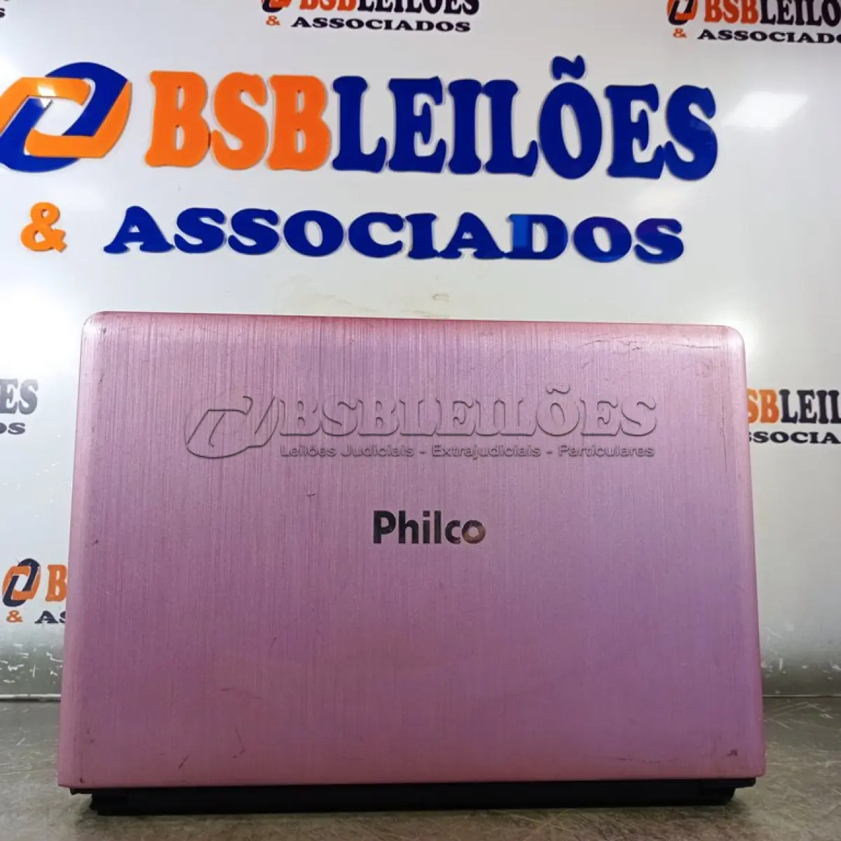 LOTE 007 - 01 NOTEBOOK MARCA PHILCO. (NO ESTADO) ATENÇÃO! FAZER A VISITAÇÃO ANTES DE ARREMATAR, NÃO SABEMOS SE FUNCIONA. LEILÃO NÃO TEM GARANTIA E NEM DEVOLUÇÃO, SUJEITO A POSSÍVEIS AVARIAS VISÍVEIS/OCULTAS E/OU AUSÊNCIA DE COMPONENTES.