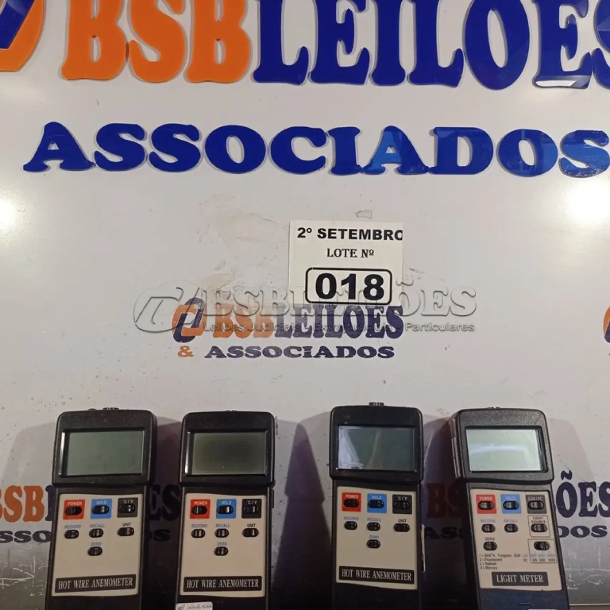 LOTE 018 - 03 ANEMÔMETROS E 05 MEDIDORES DE LUMINOSIDADE. (NO ESTADO) ATENÇÃO! FAZER A VISITAÇÃO ANTES DE ARREMATAR, NÃO SABEMOS SE FUNCIONA. LEILÃO NÃO TEM GARANTIA E NEM DEVOLUÇÃO, SUJEITO A POSSÍVEIS AVARIAS VISÍVEIS/OCULTAS E/OU AUSÊNCIA DE COMPONENTES.