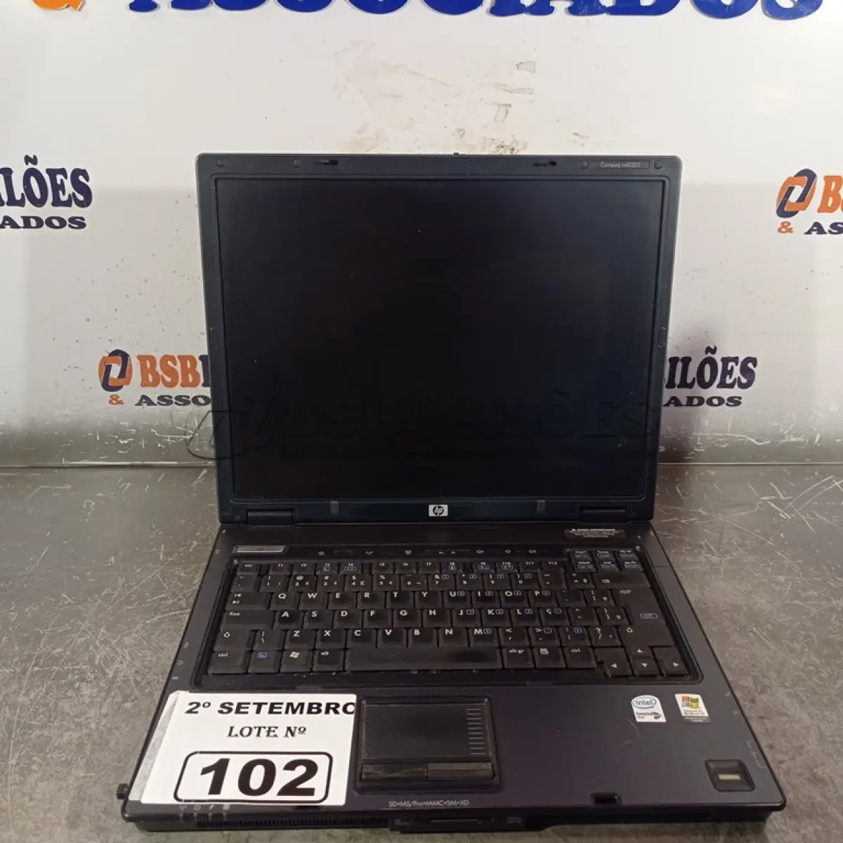 LOTE 102 - 01 NOTEBOOK MARCA HP MODELO COMPAQ NX6320. (NO ESTADO) ATENÇÃO! FAZER A VISITAÇÃO ANTES DE ARREMATAR, NÃO SABEMOS SE FUNCIONA. LEILÃO NÃO TEM GARANTIA E NEM DEVOLUÇÃO, SUJEITO A POSSÍVEIS AVARIAS VISÍVEIS/OCULTAS E/OU AUSÊNCIA DE COMPONENTES.