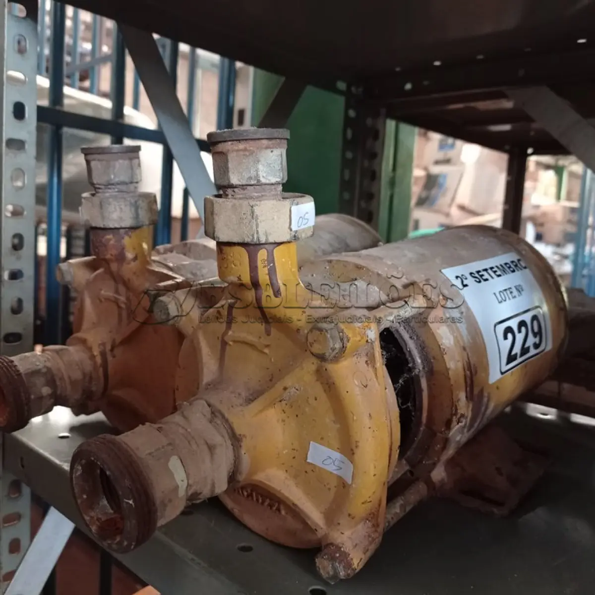LOTE 229 - 02 BOMBAS D’AGUA. (NO ESTADO) ATENÇÃO! FAZER A VISITAÇÃO ANTES DE ARREMATAR, NÃO SABEMOS SE FUNCIONA. LEILÃO NÃO TEM GARANTIA E NEM DEVOLUÇÃO, SUJEITO A POSSÍVEIS AVARIAS VISÍVEIS/OCULTAS E/OU AUSÊNCIA DE COMPONENTES.