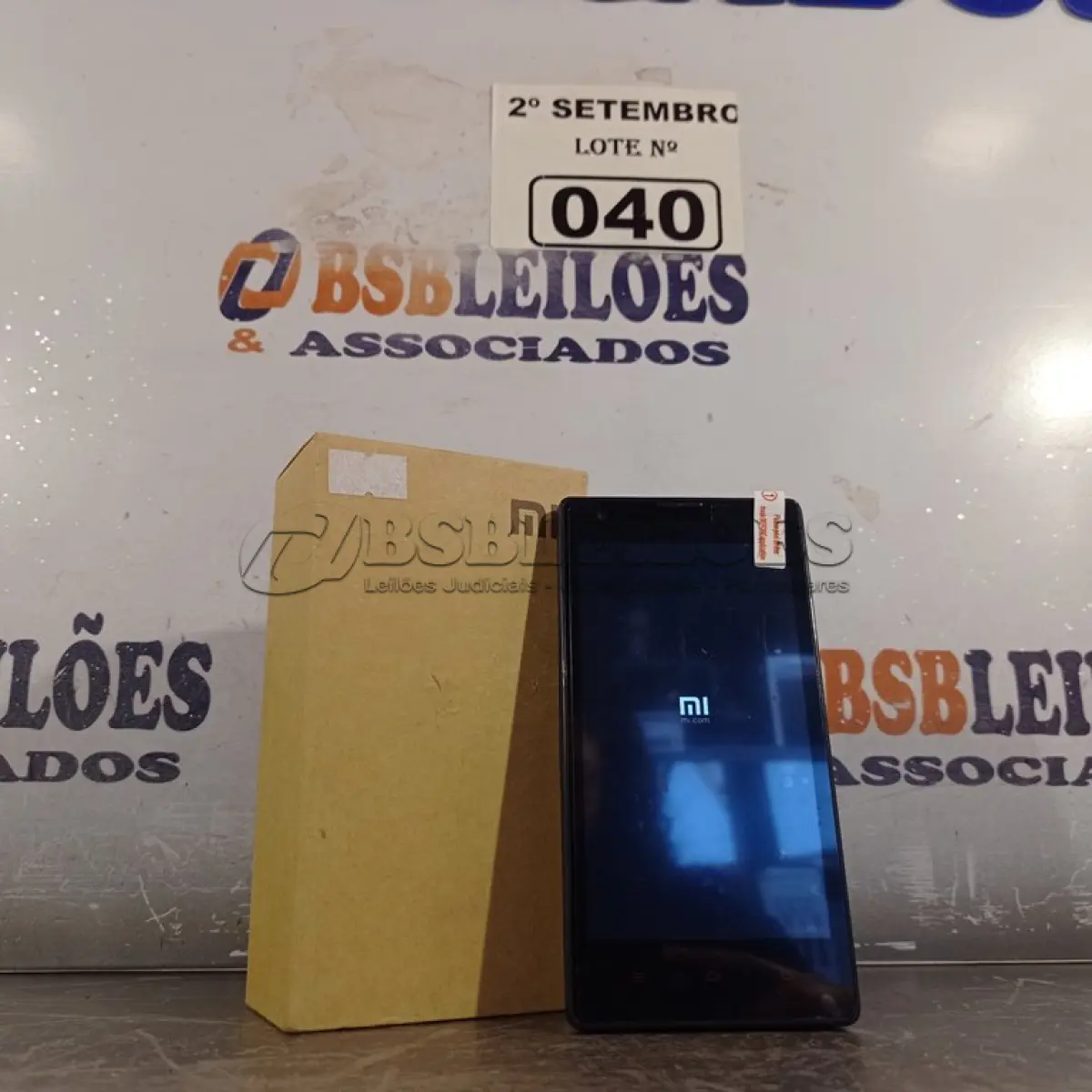 LOTE 040 - 01 CELULAR REDMI. (NO ESTADO) ATENÇÃO! FAZER A VISITAÇÃO ANTES DE ARREMATAR, NÃO SABEMOS SE FUNCIONA. LEILÃO NÃO TEM GARANTIA E NEM DEVOLUÇÃO, SUJEITO A POSSÍVEIS AVARIAS VISÍVEIS/OCULTAS E/OU AUSÊNCIA DE COMPONENTES.