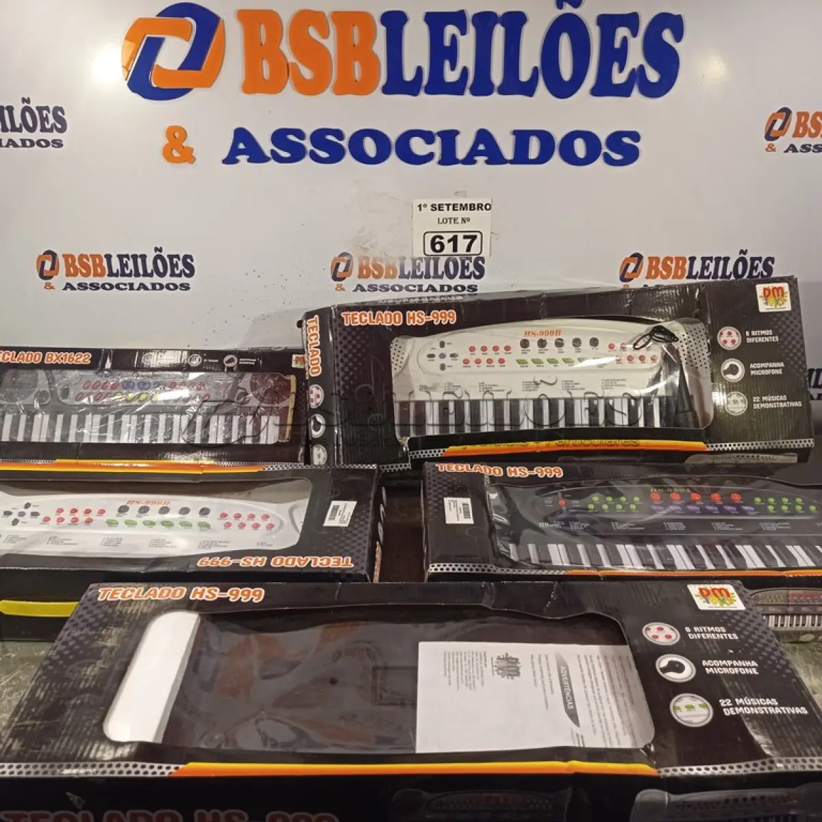 LOTE 617 - 01 LOTE COM VÁRIOS TECLADOS DE BRINQUEDO. (NO ESTADO) ATENÇÃO! FAZER A VISITAÇÃO ANTES DE ARREMATAR, NÃO SABEMOS SE FUNCIONA. LEILÃO NÃO TEM GARANTIA E NEM DEVOLUÇÃO, SUJEITO A POSSÍVEIS AVARIAS VISÍVEIS/OCULTAS E/OU AUSÊNCIA DE COMPONENTES.