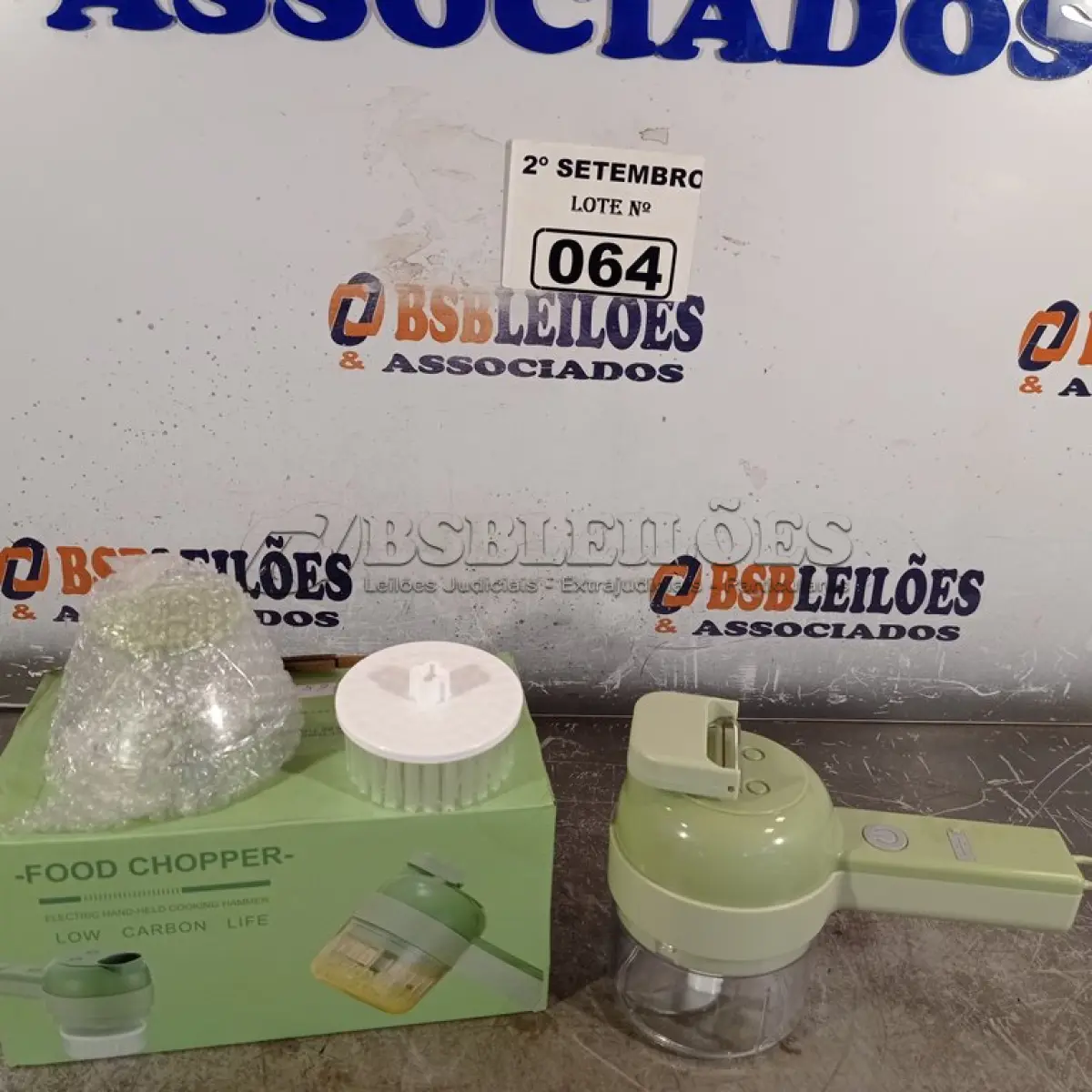 LOTE 064 - 01 TRITURADOR DE ALIMENTOS. (NO ESTADO) ATENÇÃO! FAZER A VISITAÇÃO ANTES DE ARREMATAR, NÃO SABEMOS SE FUNCIONA. LEILÃO NÃO TEM GARANTIA E NEM DEVOLUÇÃO, SUJEITO A POSSÍVEIS AVARIAS VISÍVEIS/OCULTAS E/OU AUSÊNCIA DE COMPONENTES.