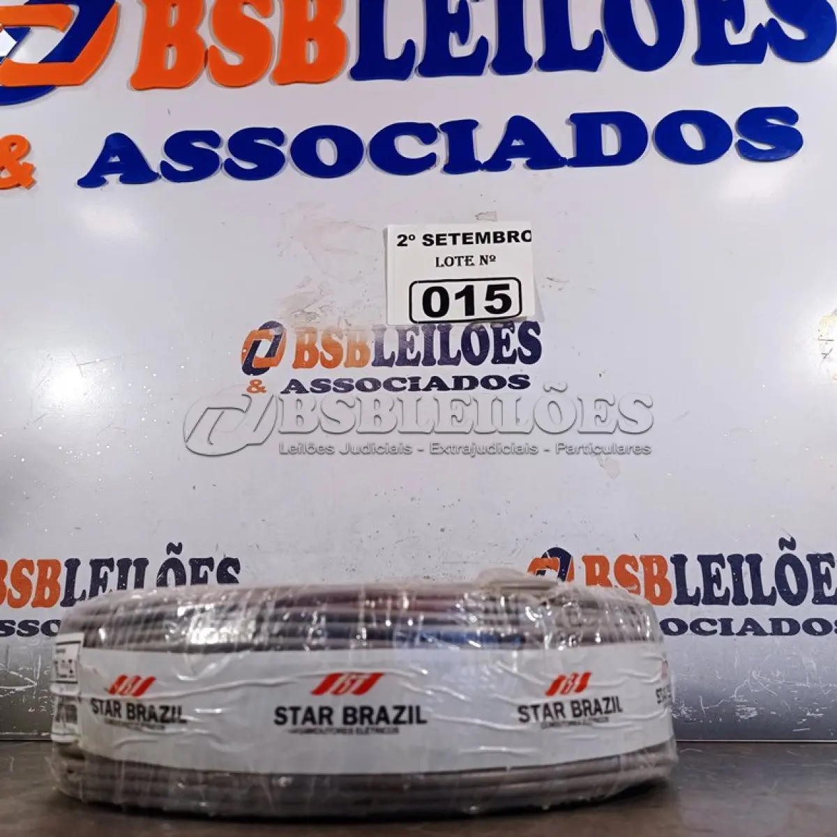 LOTE 015 - 01 ROLO DE CABO FLEXÍVEL 100M 1X4MM NA COR CINZA(NOVO). (NO ESTADO) ATENÇÃO! FAZER A VISITAÇÃO ANTES DE ARREMATAR, NÃO SABEMOS SE FUNCIONA. LEILÃO NÃO TEM GARANTIA E NEM DEVOLUÇÃO, SUJEITO A POSSÍVEIS AVARIAS VISÍVEIS/OCULTAS E/OU AUSÊNCIA DE COMPONENTES.