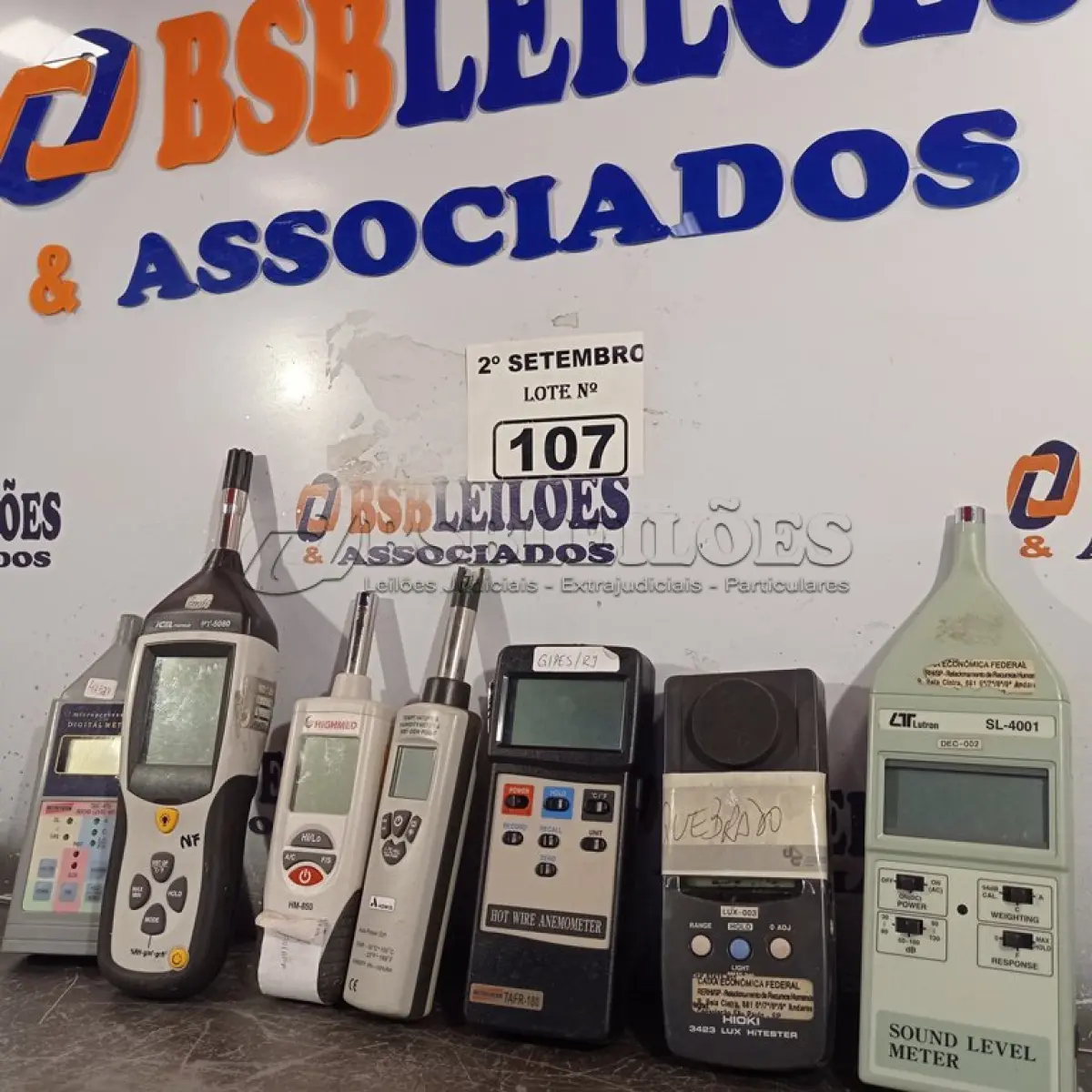 LOTE 107 - 01 LOTE COM VÁRIOS MEDIDORES DIVERSOS. (NO ESTADO) ATENÇÃO! FAZER A VISITAÇÃO ANTES DE ARREMATAR, NÃO SABEMOS SE FUNCIONA. LEILÃO NÃO TEM GARANTIA E NEM DEVOLUÇÃO, SUJEITO A POSSÍVEIS AVARIAS VISÍVEIS/OCULTAS E/OU AUSÊNCIA DE COMPONENTES.