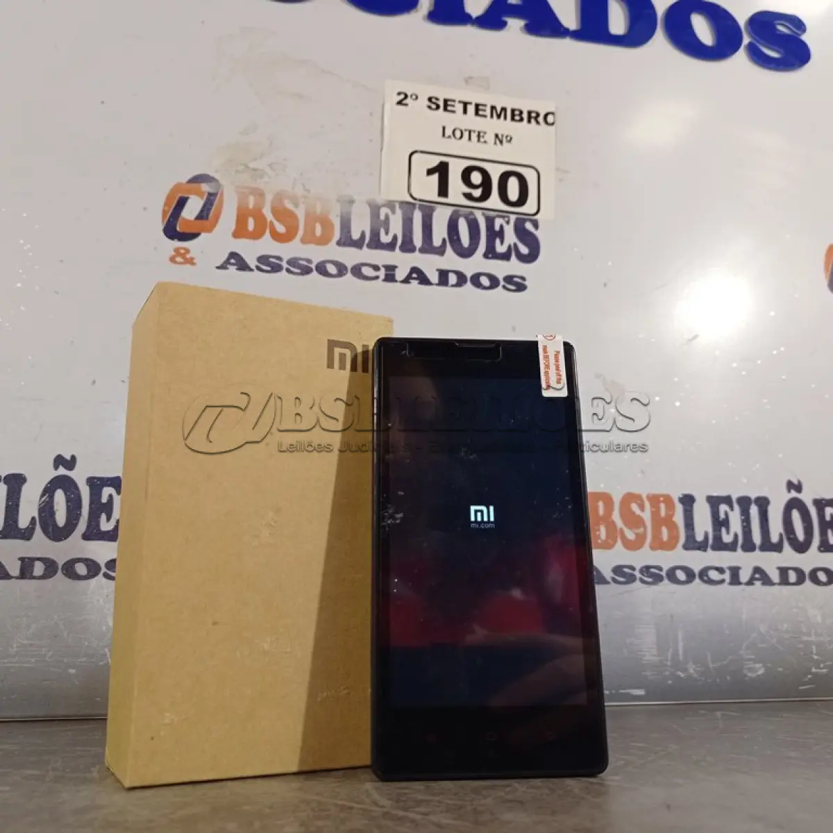 LOTE 190 - 01 CELULAR REDMI. (NO ESTADO) ATENÇÃO! FAZER A VISITAÇÃO ANTES DE ARREMATAR, NÃO SABEMOS SE FUNCIONA. LEILÃO NÃO TEM GARANTIA E NEM DEVOLUÇÃO, SUJEITO A POSSÍVEIS AVARIAS VISÍVEIS/OCULTAS E/OU AUSÊNCIA DE COMPONENTES.