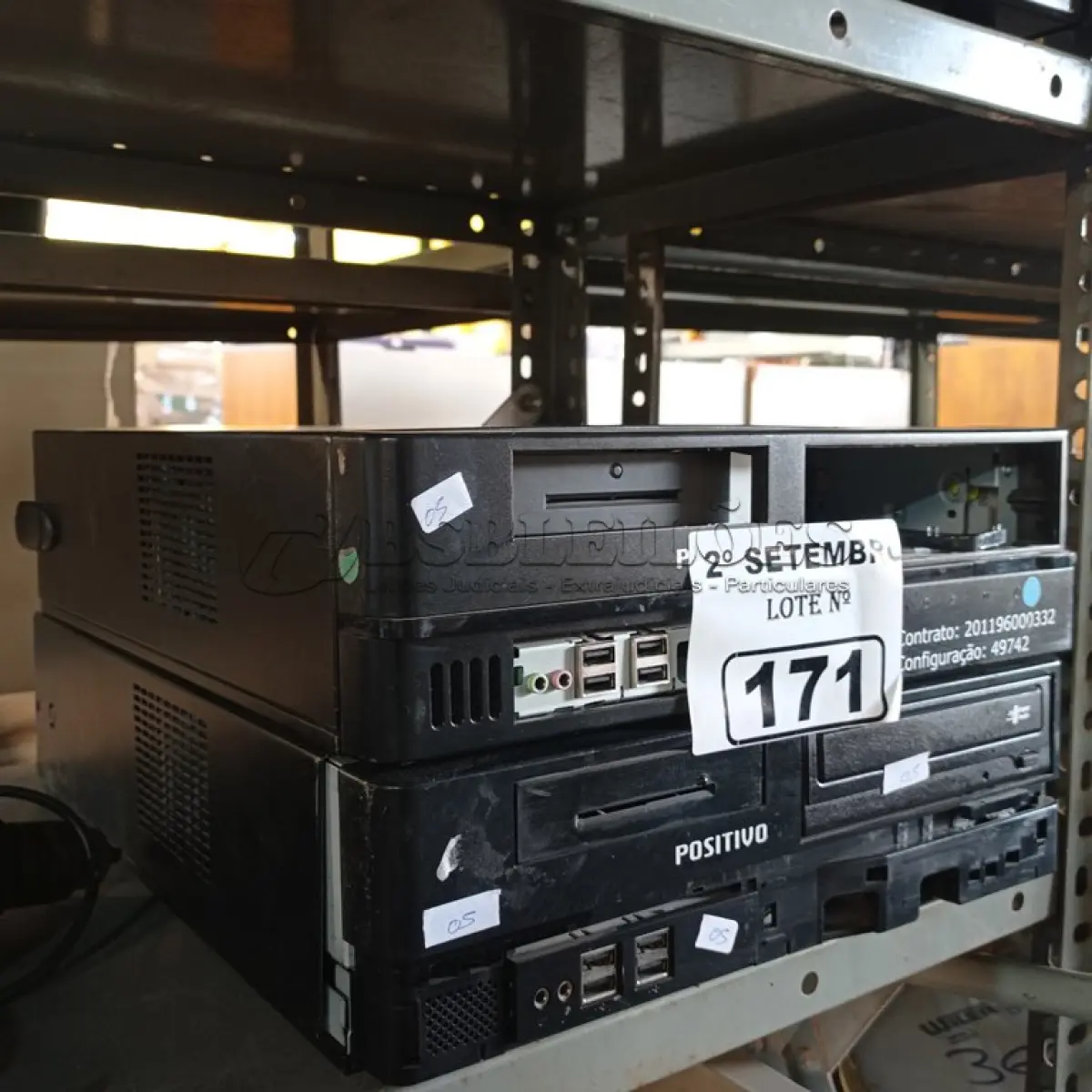 LOTE 171 - 02 CPU’S MARCAS POSITIVO. (NO ESTADO) ATENÇÃO! FAZER A VISITAÇÃO ANTES DE ARREMATAR, NÃO SABEMOS SE FUNCIONA. LEILÃO NÃO TEM GARANTIA E NEM DEVOLUÇÃO, SUJEITO A POSSÍVEIS AVARIAS VISÍVEIS/OCULTAS E/OU AUSÊNCIA DE COMPONENTES.