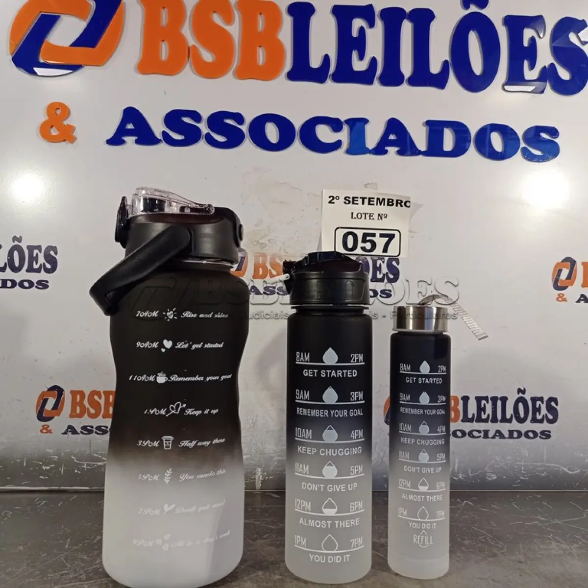 LOTE 057 - 01 KIT GARRAFA MOTIVACIONAL COM 03 PEÇAS. (NO ESTADO) ATENÇÃO! FAZER A VISITAÇÃO ANTES DE ARREMATAR, NÃO SABEMOS SE FUNCIONA. LEILÃO NÃO TEM GARANTIA E NEM DEVOLUÇÃO, SUJEITO A POSSÍVEIS AVARIAS VISÍVEIS/OCULTAS E/OU AUSÊNCIA DE COMPONENTES.