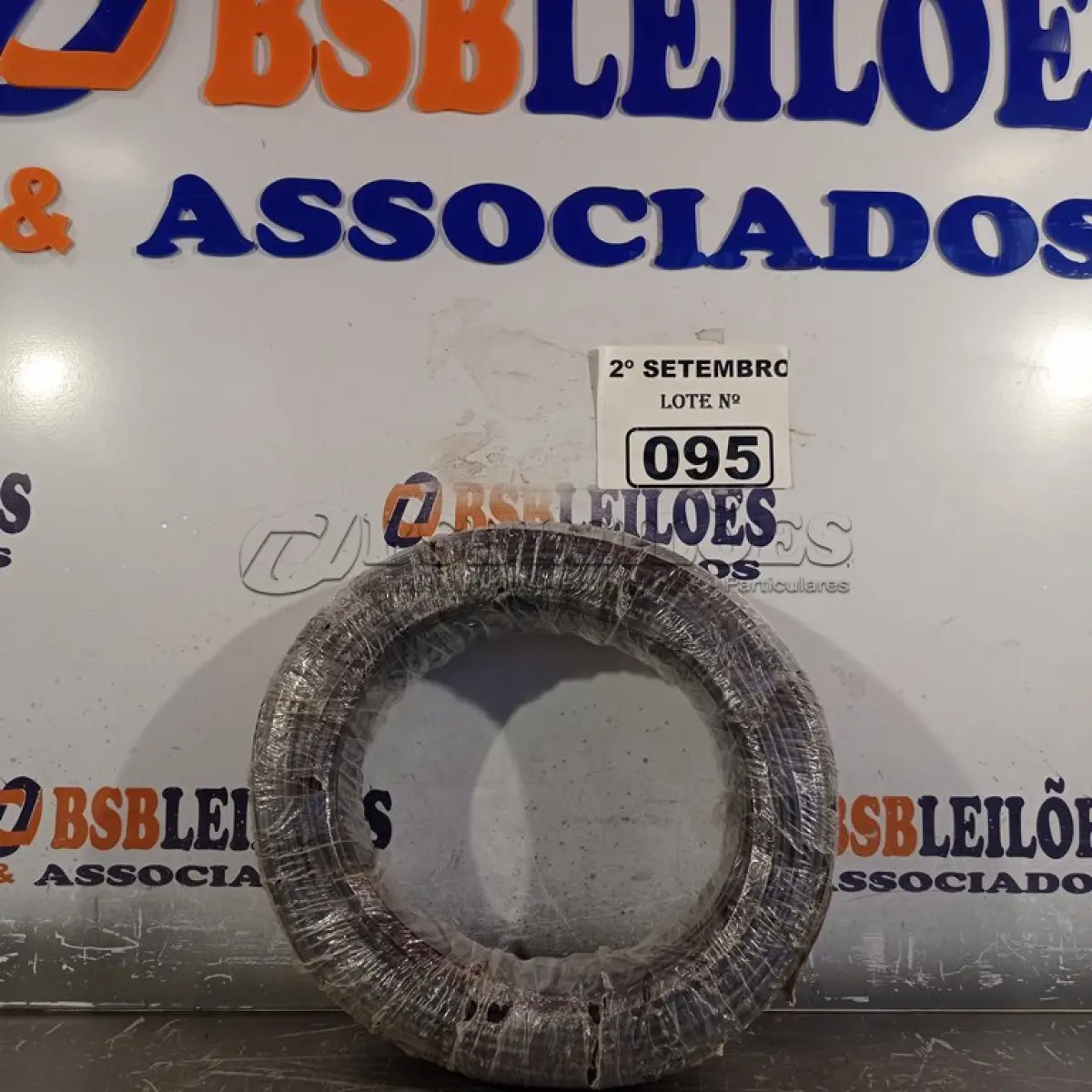 LOTE 095 - 01 ROLO DE CABO FLEXÍVEL 100M 1X4MM NA COR PRETA(NOVO). (NO ESTADO) ATENÇÃO! FAZER A VISITAÇÃO ANTES DE ARREMATAR, NÃO SABEMOS SE FUNCIONA. LEILÃO NÃO TEM GARANTIA E NEM DEVOLUÇÃO, SUJEITO A POSSÍVEIS AVARIAS VISÍVEIS/OCULTAS E/OU AUSÊNCIA DE COMPONENTES.