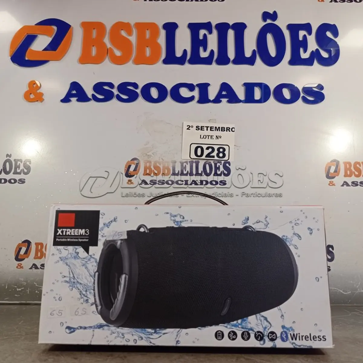 LOTE 028 - 01 CAIXA DE SOM BLUETOOTH. (NO ESTADO) ATENÇÃO! FAZER A VISITAÇÃO ANTES DE ARREMATAR, NÃO SABEMOS SE FUNCIONA. LEILÃO NÃO TEM GARANTIA E NEM DEVOLUÇÃO, SUJEITO A POSSÍVEIS AVARIAS VISÍVEIS/OCULTAS E/OU AUSÊNCIA DE COMPONENTES.