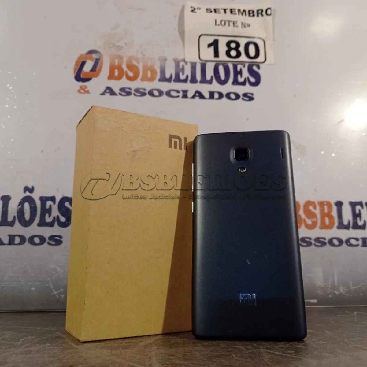 LOTE 180 - 01 CELULAR REDMI. (NO ESTADO) ATENÇÃO! FAZER A VISITAÇÃO ANTES DE ARREMATAR, NÃO SABEMOS SE FUNCIONA. LEILÃO NÃO TEM GARANTIA E NEM DEVOLUÇÃO, SUJEITO A POSSÍVEIS AVARIAS VISÍVEIS/OCULTAS E/OU AUSÊNCIA DE COMPONENTES.