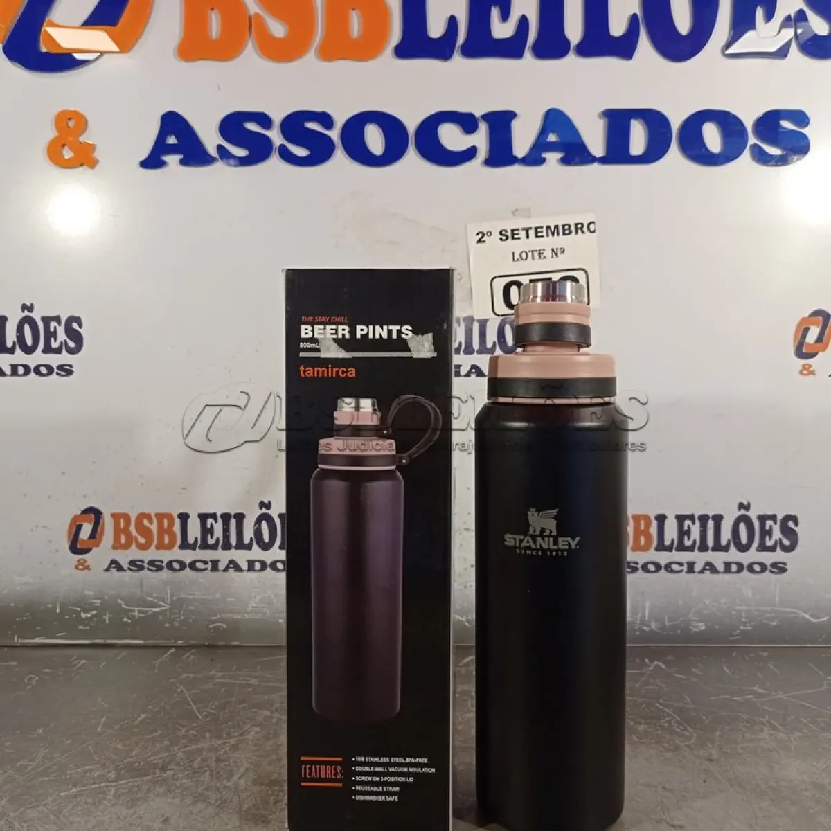 LOTE 072 - 01 GARRAFA TÉRMICA 800ML. (NO ESTADO) ATENÇÃO! FAZER A VISITAÇÃO ANTES DE ARREMATAR, NÃO SABEMOS SE FUNCIONA. LEILÃO NÃO TEM GARANTIA E NEM DEVOLUÇÃO, SUJEITO A POSSÍVEIS AVARIAS VISÍVEIS/OCULTAS E/OU AUSÊNCIA DE COMPONENTES.
