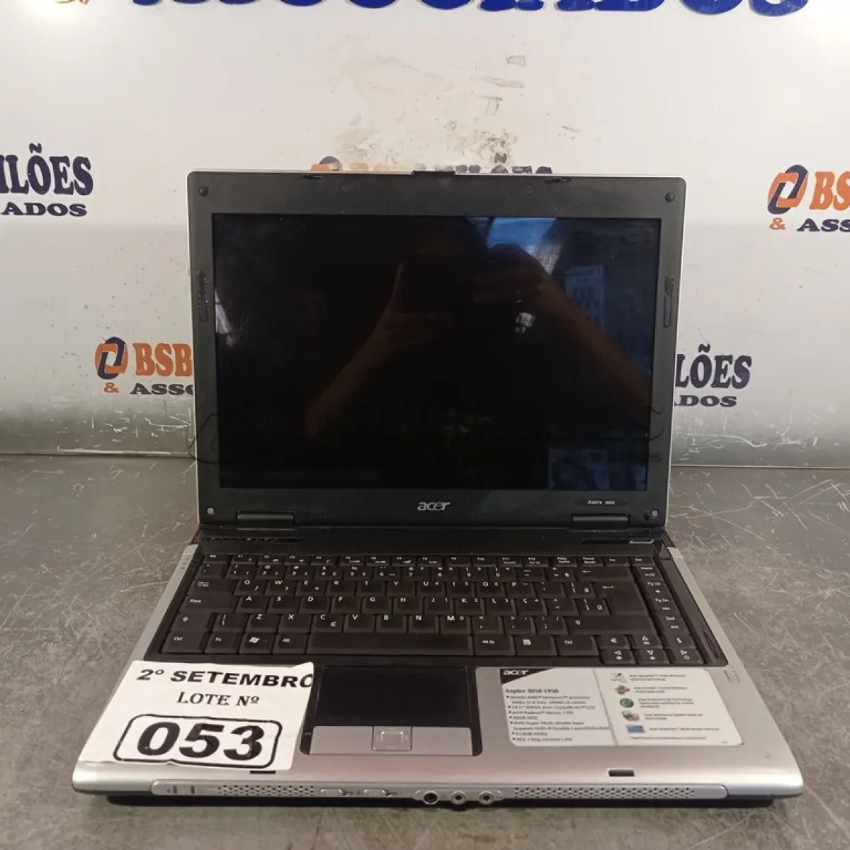 LOTE 053 - 01 NOTEBOOK MARCA ACER MODELO ASPIRE 3050. (NO ESTADO) ATENÇÃO! FAZER A VISITAÇÃO ANTES DE ARREMATAR, NÃO SABEMOS SE FUNCIONA. LEILÃO NÃO TEM GARANTIA E NEM DEVOLUÇÃO, SUJEITO A POSSÍVEIS AVARIAS VISÍVEIS/OCULTAS E/OU AUSÊNCIA DE COMPONENTES.