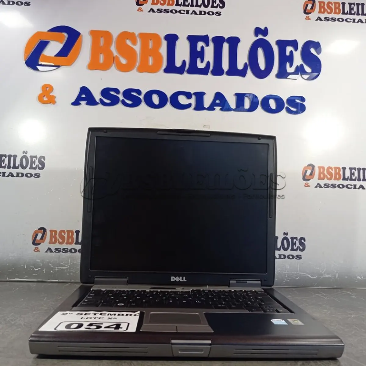 LOTE 054 - 01 NOTEBOOK MARCA DELL LATITUDE D520. (NO ESTADO) ATENÇÃO! FAZER A VISITAÇÃO ANTES DE ARREMATAR, NÃO SABEMOS SE FUNCIONA. LEILÃO NÃO TEM GARANTIA E NEM DEVOLUÇÃO, SUJEITO A POSSÍVEIS AVARIAS VISÍVEIS/OCULTAS E/OU AUSÊNCIA DE COMPONENTES.