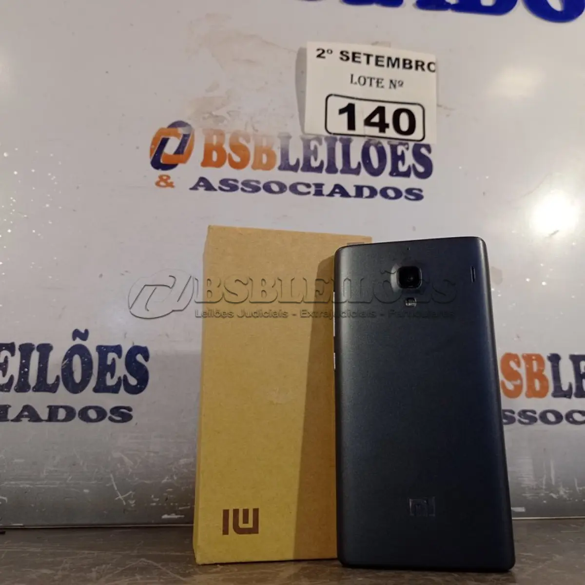 LOTE 140 - 01 CELULAR REDMI. (NO ESTADO) ATENÇÃO! FAZER A VISITAÇÃO ANTES DE ARREMATAR, NÃO SABEMOS SE FUNCIONA. LEILÃO NÃO TEM GARANTIA E NEM DEVOLUÇÃO, SUJEITO A POSSÍVEIS AVARIAS VISÍVEIS/OCULTAS E/OU AUSÊNCIA DE COMPONENTES.