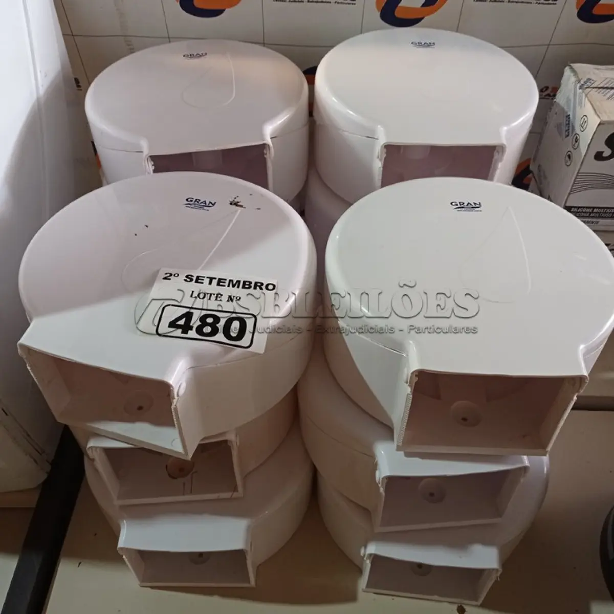 LOTE 480 - 12 DISPENSE PARA PAPEL HIGIÊNICO. (NO ESTADO) ATENÇÃO! FAZER A VISITAÇÃO ANTES DE ARREMATAR, NÃO SABEMOS SE FUNCIONA. LEILÃO NÃO TEM GARANTIA E NEM DEVOLUÇÃO, SUJEITO A POSSÍVEIS AVARIAS VISÍVEIS/OCULTAS E/OU AUSÊNCIA DE COMPONENTES.