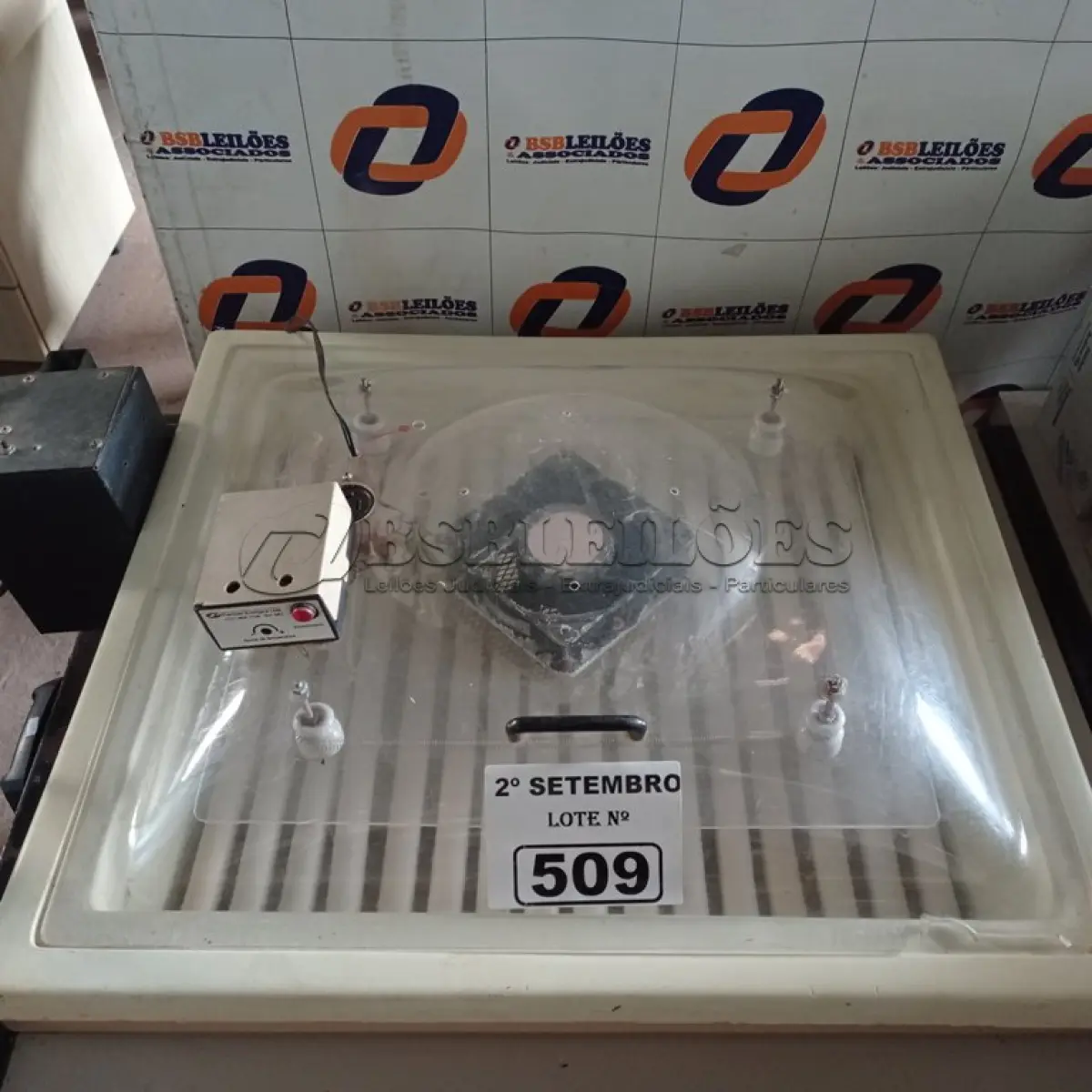 LOTE 509 - 01 CHOCADEIRA. (NO ESTADO) ATENÇÃO! FAZER A VISITAÇÃO ANTES DE ARREMATAR, NÃO SABEMOS SE FUNCIONA. LEILÃO NÃO TEM GARANTIA E NEM DEVOLUÇÃO, SUJEITO A POSSÍVEIS AVARIAS VISÍVEIS/OCULTAS E/OU AUSÊNCIA DE COMPONENTES.