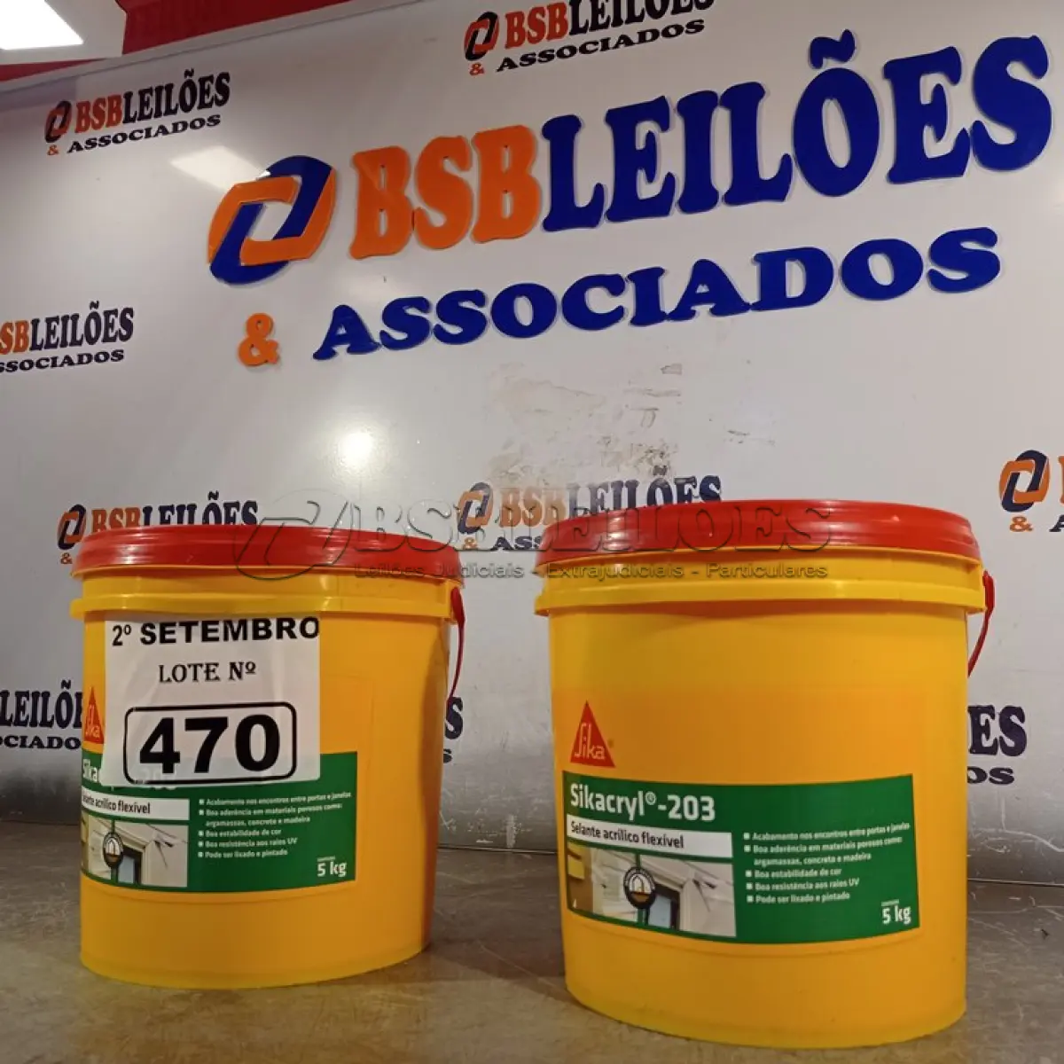 LOTE 470 - 02 BALDES DE SIKACRYL-203, SELANTE ACRÍLICO FLEXÍVEL 5KG. (NO ESTADO) ATENÇÃO! FAZER A VISITAÇÃO ANTES DE ARREMATAR, NÃO SABEMOS SE FUNCIONA. LEILÃO NÃO TEM GARANTIA E NEM DEVOLUÇÃO, SUJEITO A POSSÍVEIS AVARIAS VISÍVEIS/OCULTAS E/OU AUSÊNCIA DE COMPONENTES.