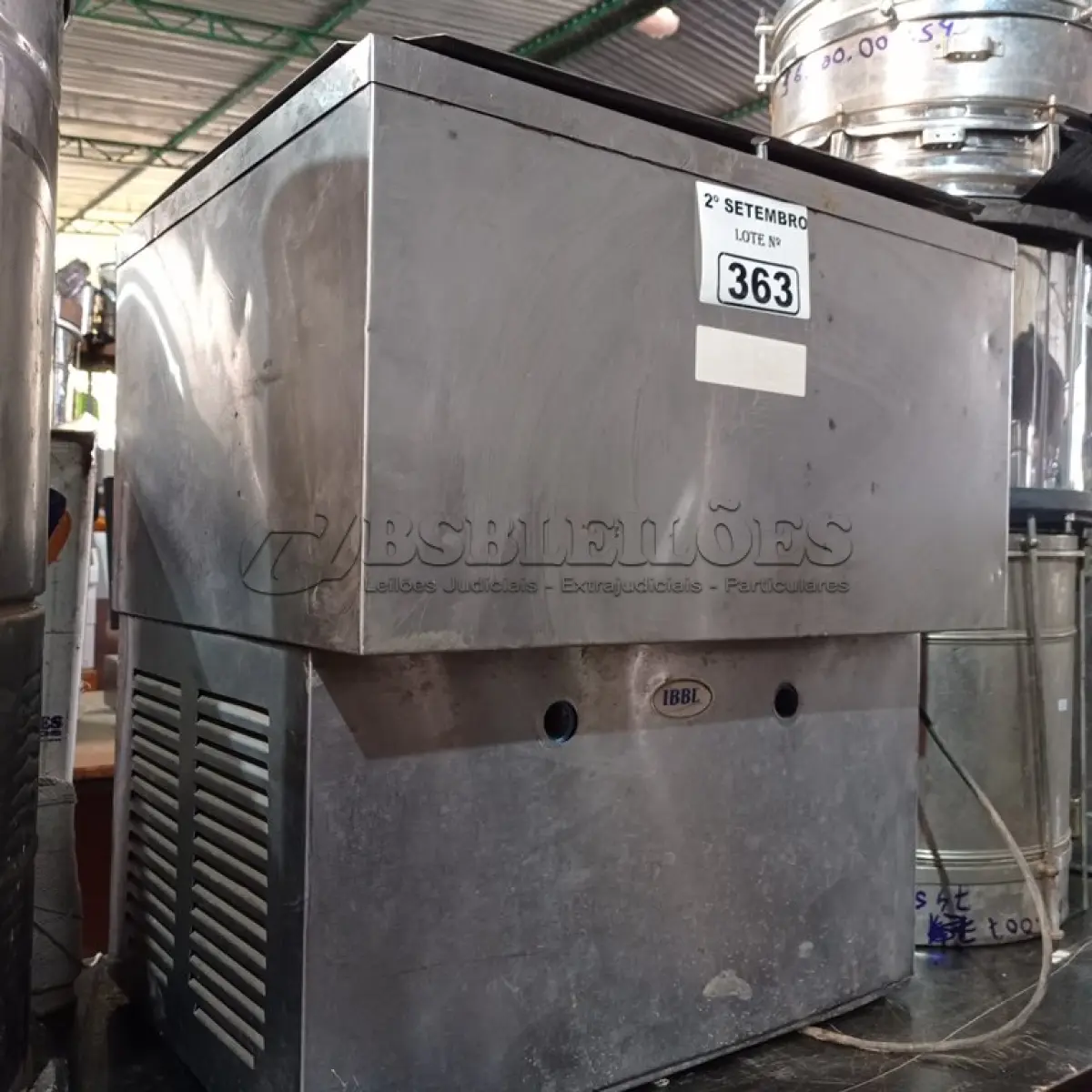 LOTE 363 - 01 REFRESQUEIRA MARCA IBBL EM INOX. (NO ESTADO) ATENÇÃO! FAZER A VISITAÇÃO ANTES DE ARREMATAR, NÃO SABEMOS SE FUNCIONA. LEILÃO NÃO TEM GARANTIA E NEM DEVOLUÇÃO, SUJEITO A POSSÍVEIS AVARIAS VISÍVEIS/OCULTAS E/OU AUSÊNCIA DE COMPONENTES.