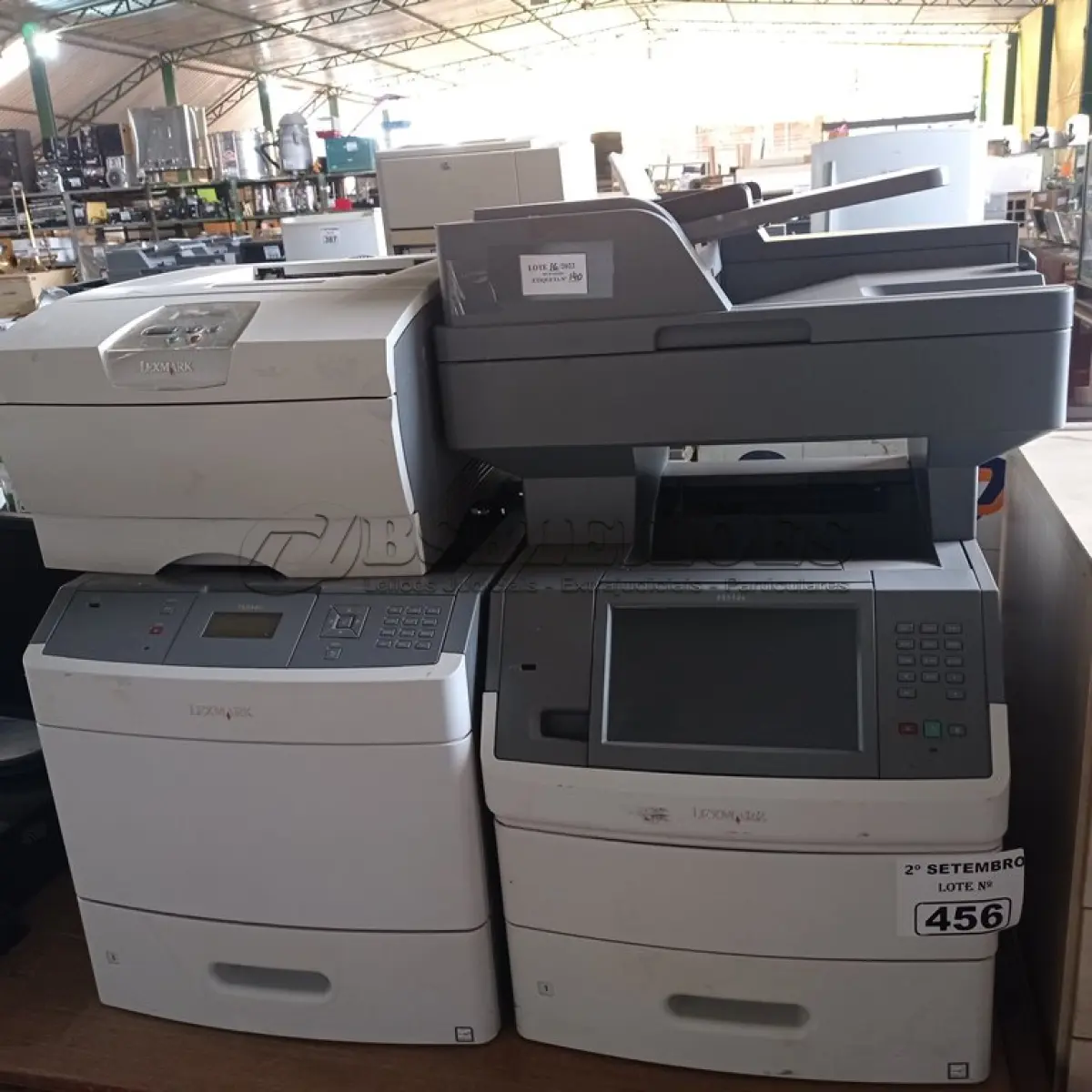 LOTE 456 - 03 IMPRESSORAS SENDO 01 MULTIFUNCIONAL MARCA LEXMARK MODELO X656-DE. (NO ESTADO) ATENÇÃO! FAZER A VISITAÇÃO ANTES DE ARREMATAR, NÃO SABEMOS SE FUNCIONA. LEILÃO NÃO TEM GARANTIA E NEM DEVOLUÇÃO, SUJEITO A POSSÍVEIS AVARIAS VISÍVEIS/OCULTAS E/OU AUSÊNCIA DE COMPONENTES.