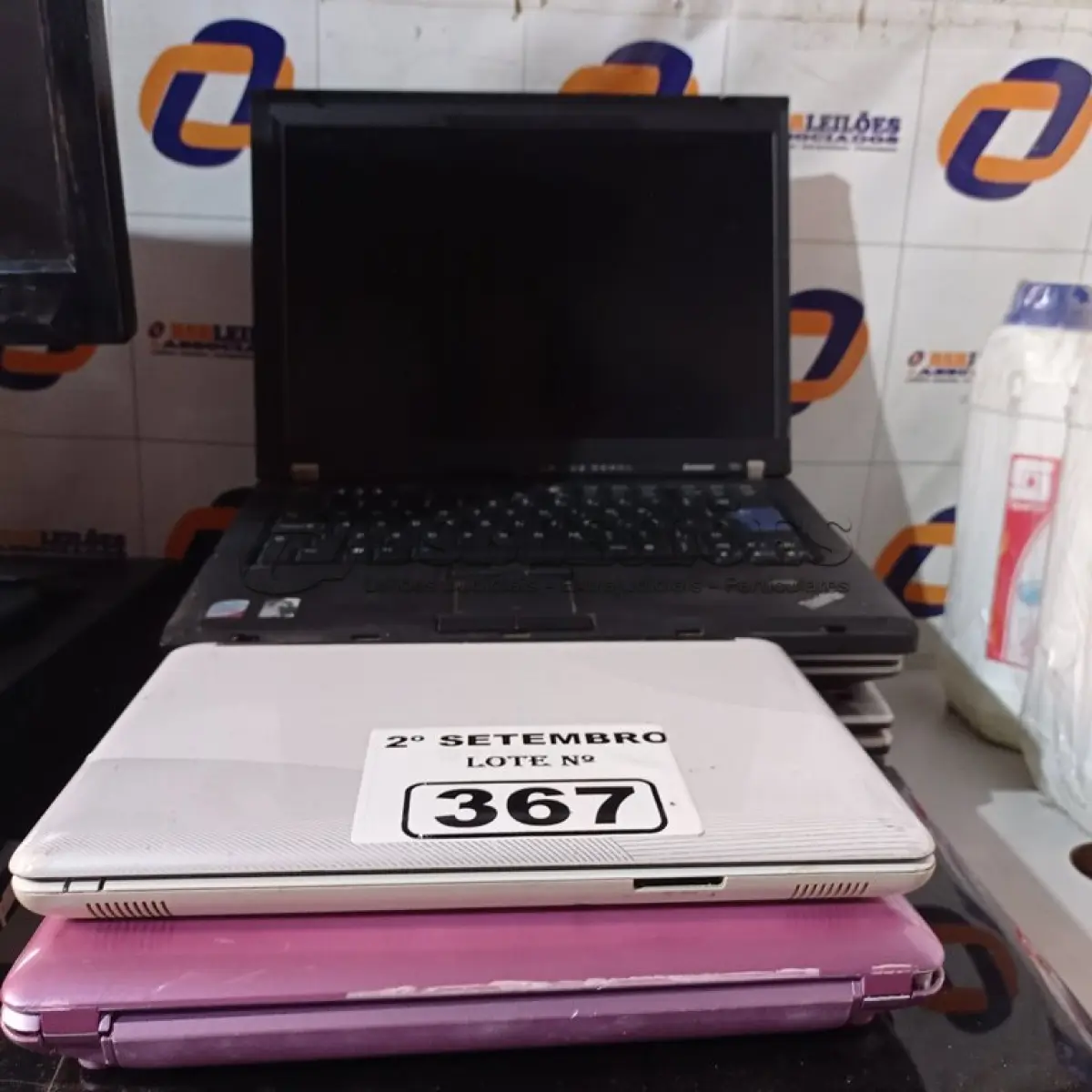 LOTE 367 - 07 NOTEBOOK’S E 02 NETBOOK’S MARCAS E MODELOS DIVERSOS PARA RETIRADA DE PEÇAS. (NO ESTADO) ATENÇÃO! FAZER A VISITAÇÃO ANTES DE ARREMATAR, NÃO SABEMOS SE FUNCIONA. LEILÃO NÃO TEM GARANTIA E NEM DEVOLUÇÃO, SUJEITO A POSSÍVEIS AVARIAS VISÍVEIS/OCULTAS E/OU AUSÊNCIA DE COMPONENTES.