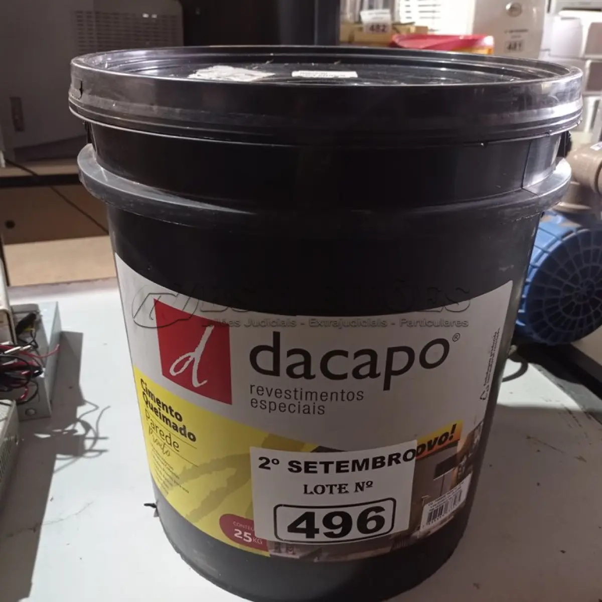 LOTE 496 - 01 BALDE DE CIMENTO QUEIMADO DACAPÓ 25KG. (NO ESTADO) ATENÇÃO! FAZER A VISITAÇÃO ANTES DE ARREMATAR, NÃO SABEMOS SE FUNCIONA. LEILÃO NÃO TEM GARANTIA E NEM DEVOLUÇÃO, SUJEITO A POSSÍVEIS AVARIAS VISÍVEIS/OCULTAS E/OU AUSÊNCIA DE COMPONENTES.