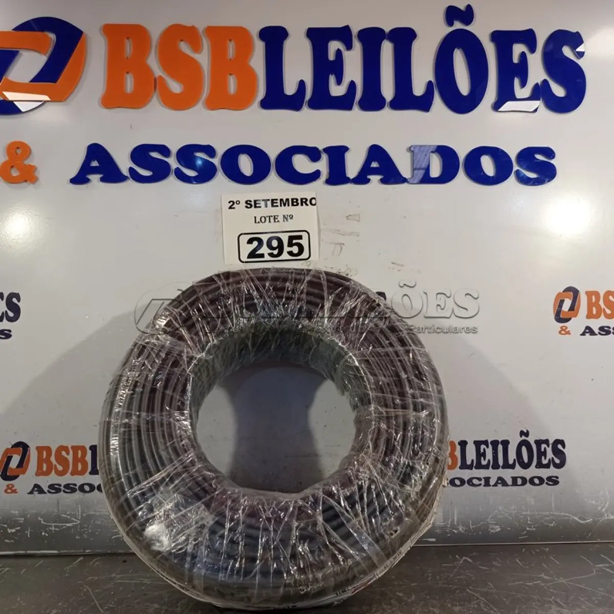 LOTE 295 - 01 ROLO DE CABO FLEXÍVEL 100M 1X10MM NA COR PRETA(NOVO). (NO ESTADO) ATENÇÃO! FAZER A VISITAÇÃO ANTES DE ARREMATAR, NÃO SABEMOS SE FUNCIONA. LEILÃO NÃO TEM GARANTIA E NEM DEVOLUÇÃO, SUJEITO A POSSÍVEIS AVARIAS VISÍVEIS/OCULTAS E/OU AUSÊNCIA DE COMPONENTES.