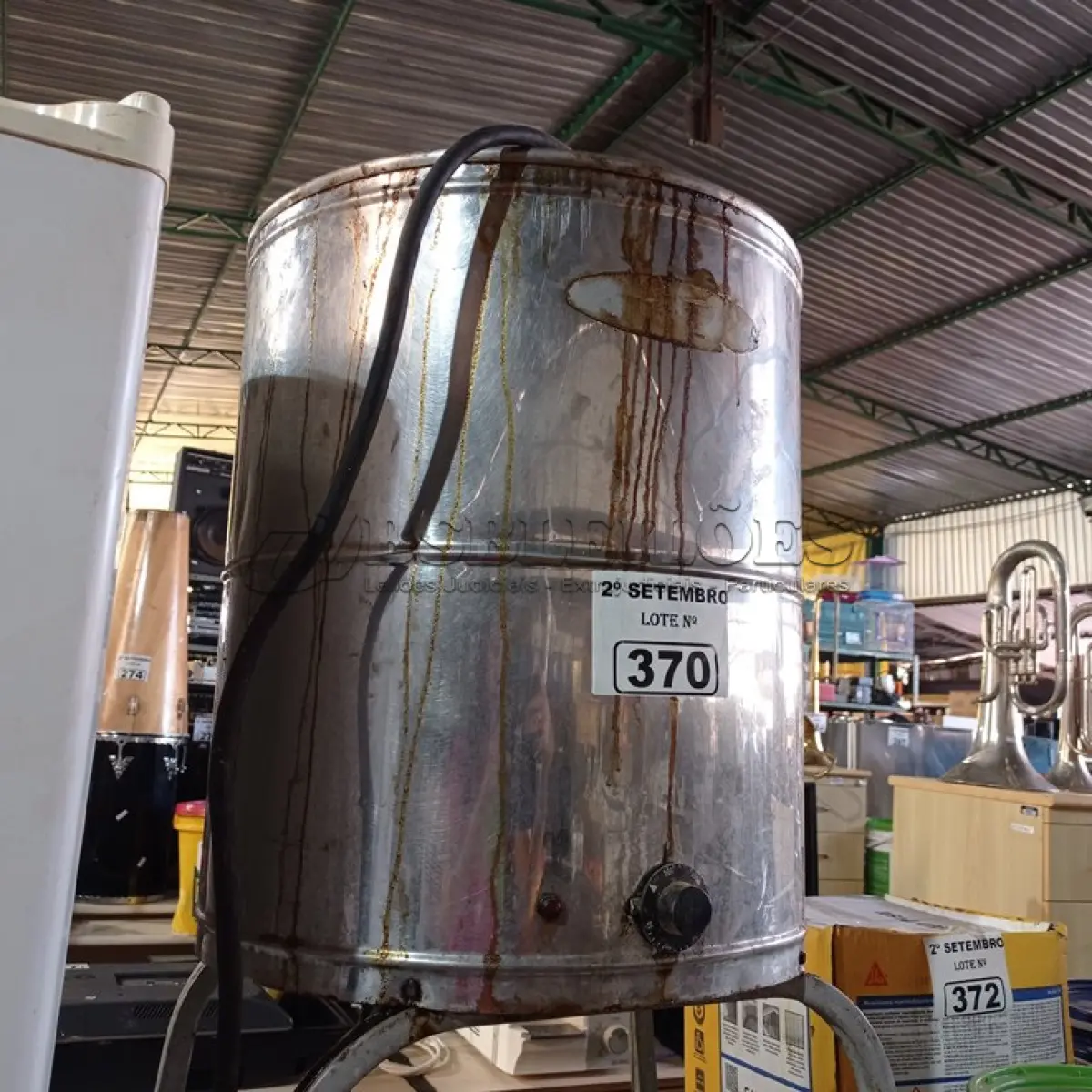 LOTE 370 - 01 FRITADEIRA ELÉTRICA INDUSTRIAL. (NO ESTADO) ATENÇÃO! FAZER A VISITAÇÃO ANTES DE ARREMATAR, NÃO SABEMOS SE FUNCIONA. LEILÃO NÃO TEM GARANTIA E NEM DEVOLUÇÃO, SUJEITO A POSSÍVEIS AVARIAS VISÍVEIS/OCULTAS E/OU AUSÊNCIA DE COMPONENTES.