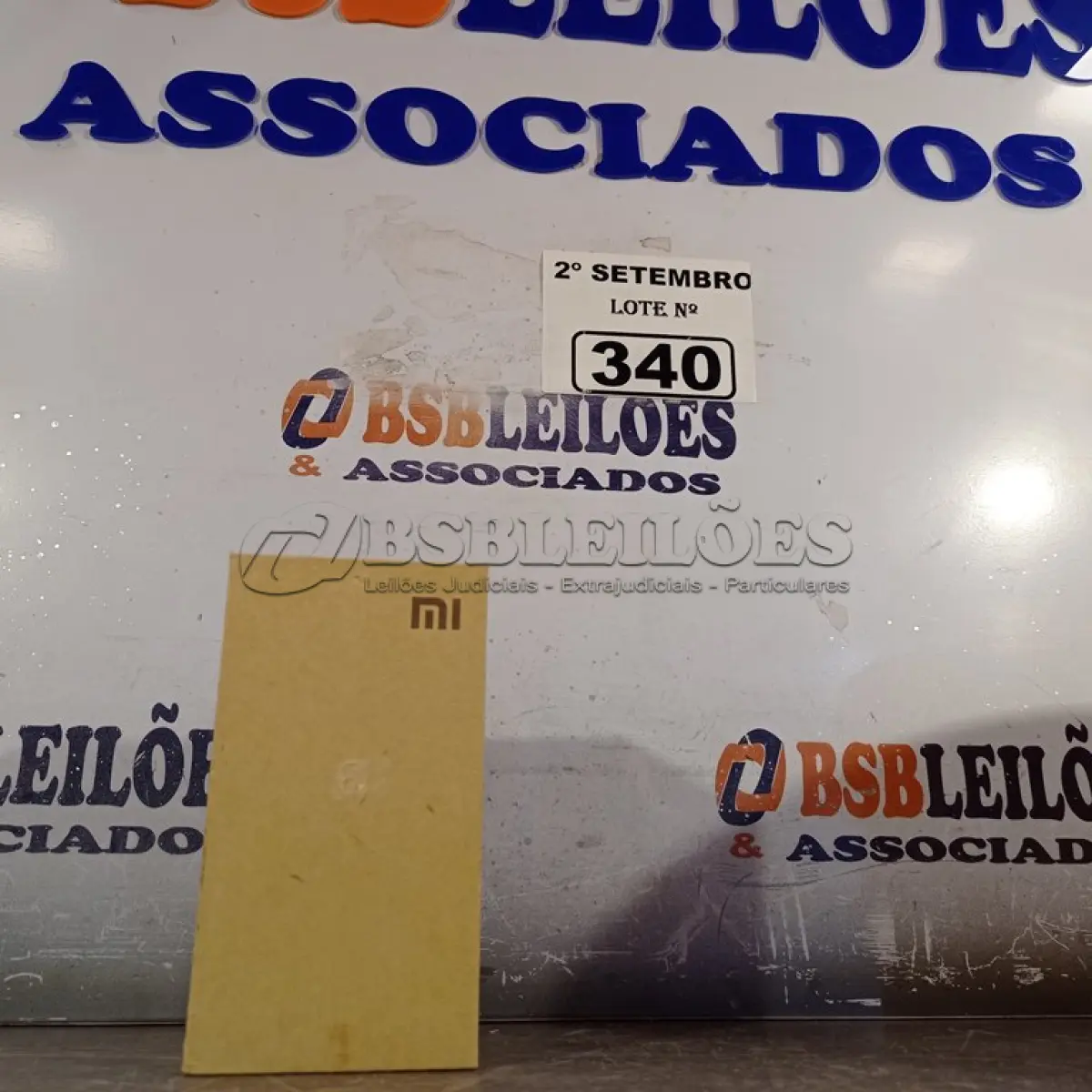 LOTE 340 - 01 CELULAR REDMI. (NO ESTADO) ATENÇÃO! FAZER A VISITAÇÃO ANTES DE ARREMATAR, NÃO SABEMOS SE FUNCIONA. LEILÃO NÃO TEM GARANTIA E NEM DEVOLUÇÃO, SUJEITO A POSSÍVEIS AVARIAS VISÍVEIS/OCULTAS E/OU AUSÊNCIA DE COMPONENTES.