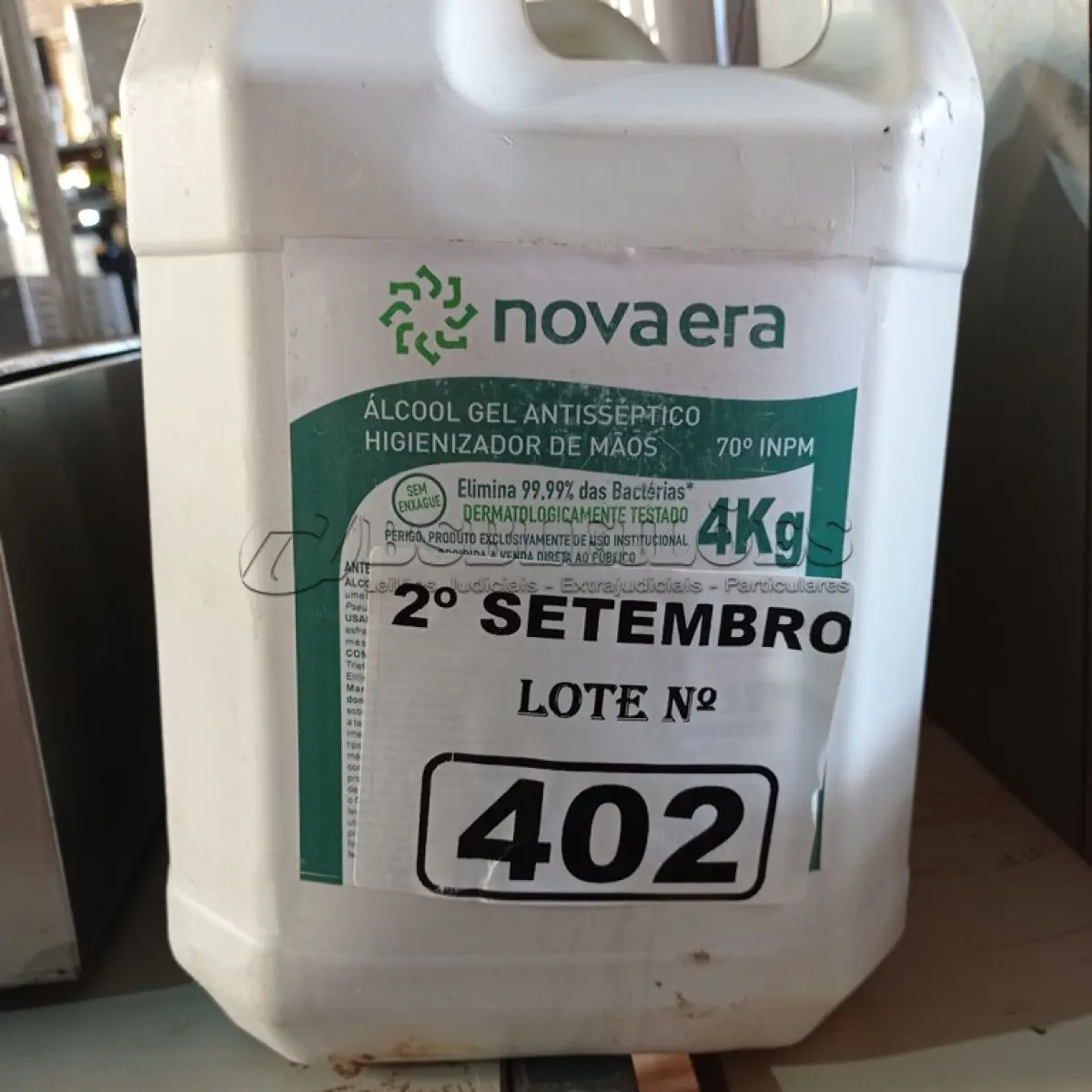 LOTE 402 - 16 QUILOS DE ÁLCOOL EM GEL HIGIENIZADOR DE MÃOS. (NO ESTADO) ATENÇÃO! FAZER A VISITAÇÃO ANTES DE ARREMATAR, NÃO SABEMOS SE FUNCIONA. LEILÃO NÃO TEM GARANTIA E NEM DEVOLUÇÃO, SUJEITO A POSSÍVEIS AVARIAS VISÍVEIS/OCULTAS E/OU AUSÊNCIA DE COMPONENTES.