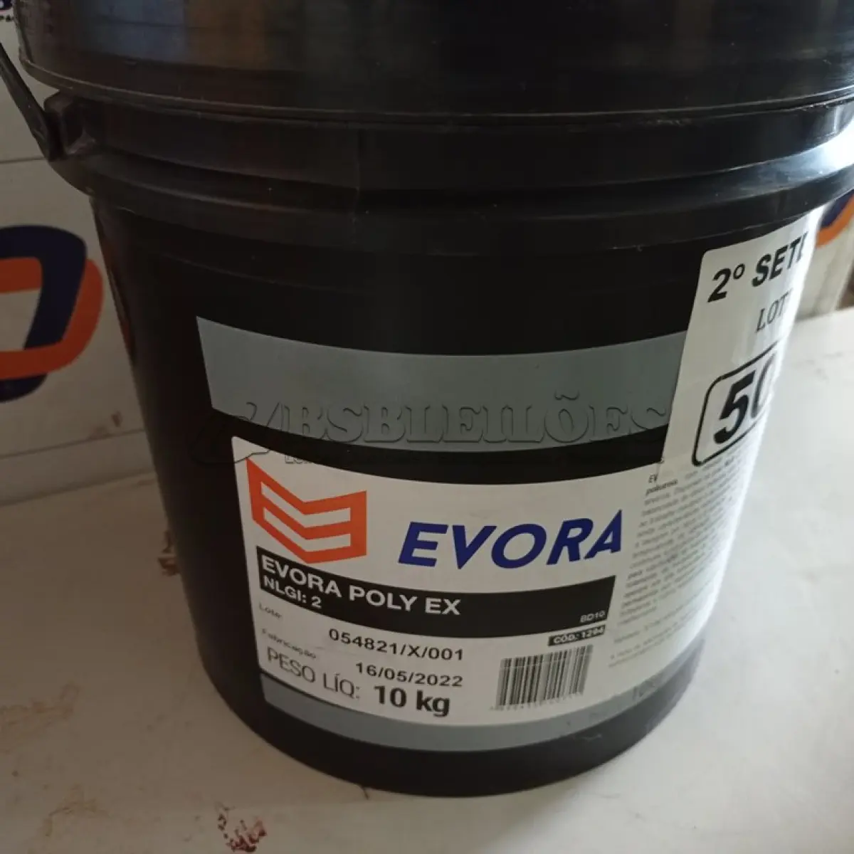 LOTE 503 - 01 BALDE DE GRAXA EVORA POLY EX NLGI:2 10KG. (NO ESTADO) ATENÇÃO! FAZER A VISITAÇÃO ANTES DE ARREMATAR, NÃO SABEMOS SE FUNCIONA. LEILÃO NÃO TEM GARANTIA E NEM DEVOLUÇÃO, SUJEITO A POSSÍVEIS AVARIAS VISÍVEIS/OCULTAS E/OU AUSÊNCIA DE COMPONENTES.