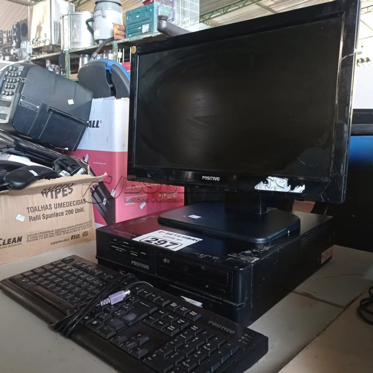 LOTE 297 - 01 CPU, 01 MONITOR E 01 TECLADO. (NO ESTADO) ATENÇÃO! FAZER A VISITAÇÃO ANTES DE ARREMATAR, NÃO SABEMOS SE FUNCIONA. LEILÃO NÃO TEM GARANTIA E NEM DEVOLUÇÃO, SUJEITO A POSSÍVEIS AVARIAS VISÍVEIS/OCULTAS E/OU AUSÊNCIA DE COMPONENTES.