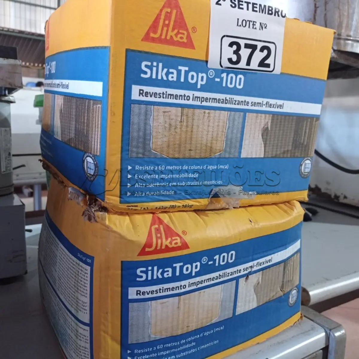 LOTE 372 - 02 CAIXAS DE SIKA TOP-100, REVESTIMENTO IMPERMEABILIZANTE SEMI-FLEXIVEL. (NO ESTADO) ATENÇÃO! FAZER A VISITAÇÃO ANTES DE ARREMATAR, NÃO SABEMOS SE FUNCIONA. LEILÃO NÃO TEM GARANTIA E NEM DEVOLUÇÃO, SUJEITO A POSSÍVEIS AVARIAS VISÍVEIS/OCULTAS E/OU AUSÊNCIA DE COMPONENTES.