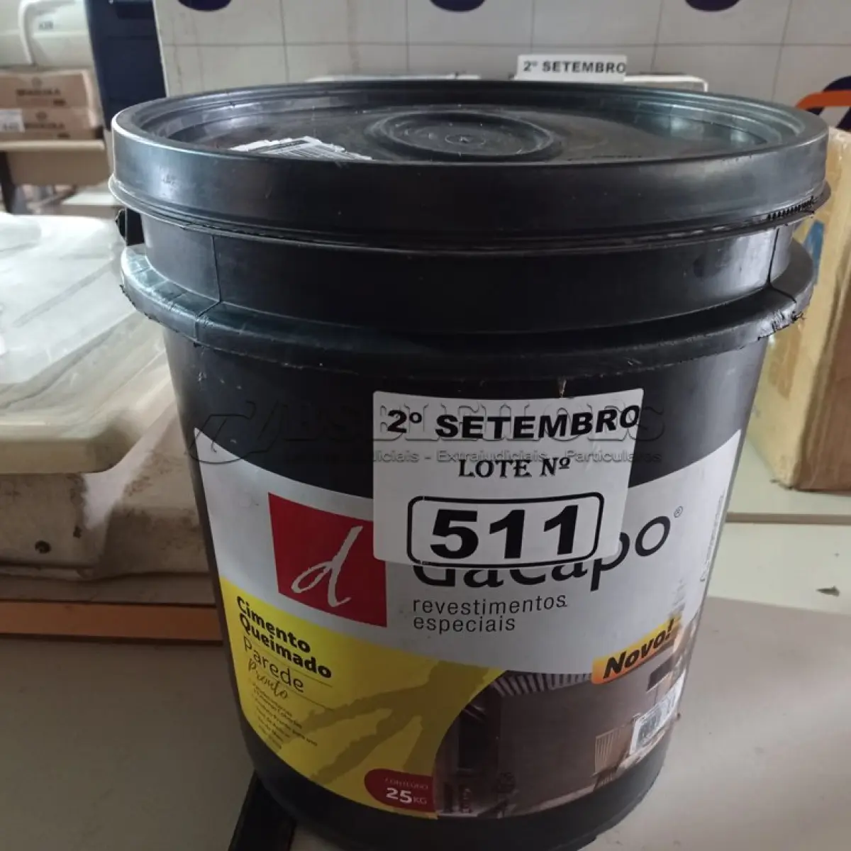 LOTE 511 - 01 BALDE DE CIMENTO QUEIMADO DACAPÓ 25KG. (NO ESTADO) ATENÇÃO! FAZER A VISITAÇÃO ANTES DE ARREMATAR, NÃO SABEMOS SE FUNCIONA. LEILÃO NÃO TEM GARANTIA E NEM DEVOLUÇÃO, SUJEITO A POSSÍVEIS AVARIAS VISÍVEIS/OCULTAS E/OU AUSÊNCIA DE COMPONENTES.