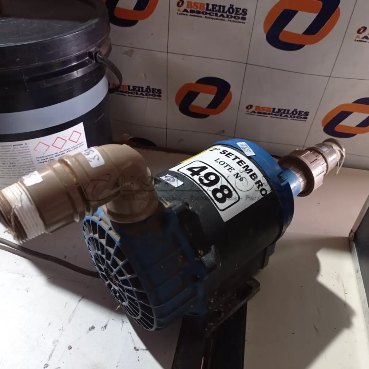 LOTE 498 - 01 MOTOR PARA BANHEIRA DE HIDROMASSAGEM. (NO ESTADO) ATENÇÃO! FAZER A VISITAÇÃO ANTES DE ARREMATAR, NÃO SABEMOS SE FUNCIONA. LEILÃO NÃO TEM GARANTIA E NEM DEVOLUÇÃO, SUJEITO A POSSÍVEIS AVARIAS VISÍVEIS/OCULTAS E/OU AUSÊNCIA DE COMPONENTES.