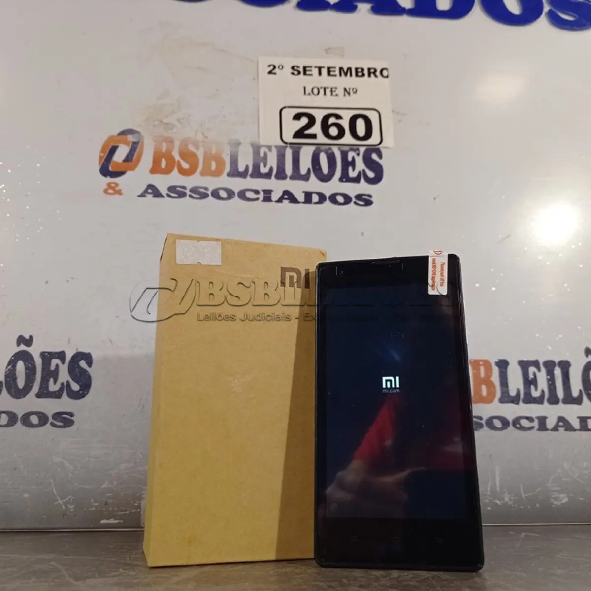 LOTE 260 - 01 CELULAR REDMI. (NO ESTADO) ATENÇÃO! FAZER A VISITAÇÃO ANTES DE ARREMATAR, NÃO SABEMOS SE FUNCIONA. LEILÃO NÃO TEM GARANTIA E NEM DEVOLUÇÃO, SUJEITO A POSSÍVEIS AVARIAS VISÍVEIS/OCULTAS E/OU AUSÊNCIA DE COMPONENTES.