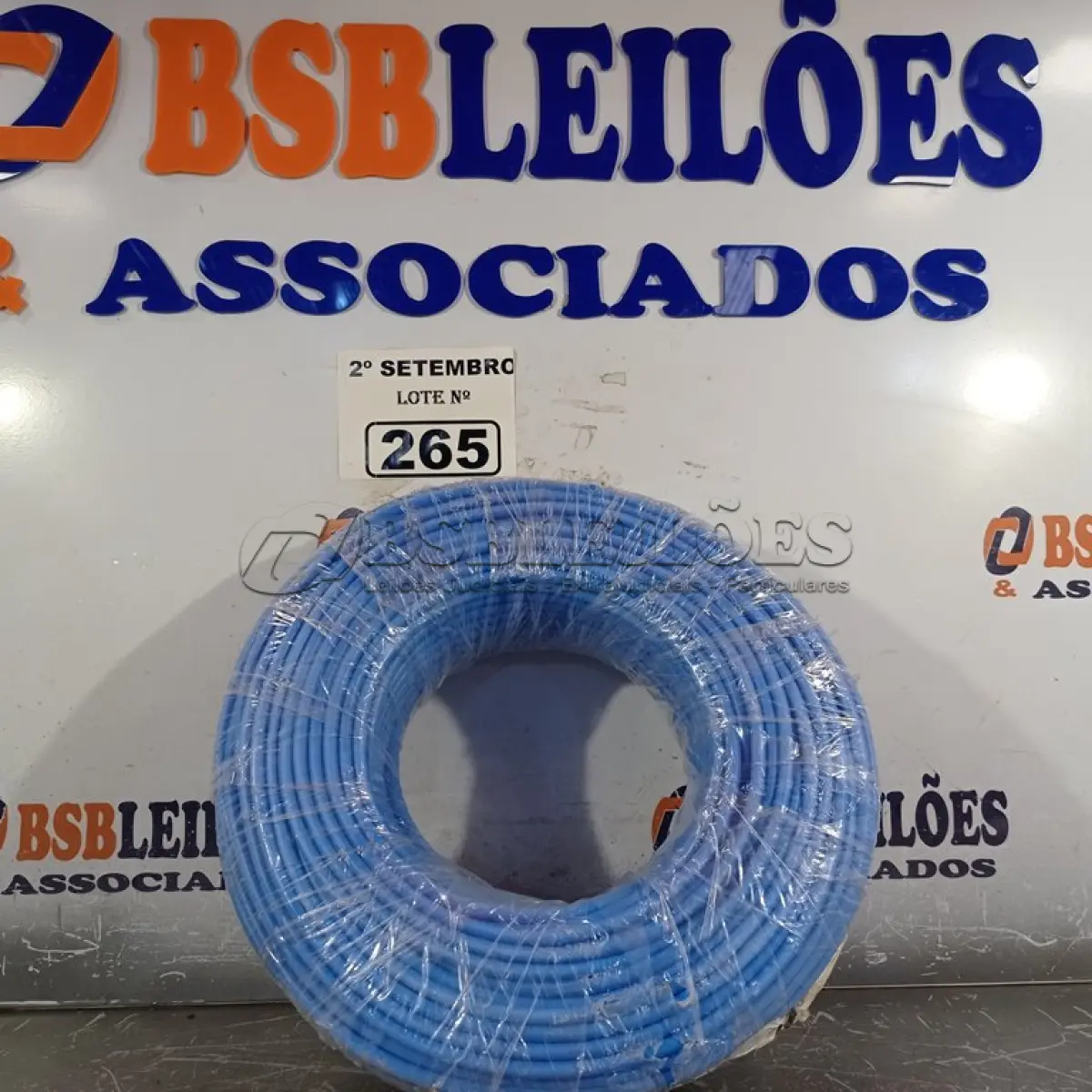LOTE 265 - 01 ROLO DE CABO FLEXÍVEL 100M 1X10MM NA COR AZUL(NOVO). (NO ESTADO) ATENÇÃO! FAZER A VISITAÇÃO ANTES DE ARREMATAR, NÃO SABEMOS SE FUNCIONA. LEILÃO NÃO TEM GARANTIA E NEM DEVOLUÇÃO, SUJEITO A POSSÍVEIS AVARIAS VISÍVEIS/OCULTAS E/OU AUSÊNCIA DE COMPONENTES.